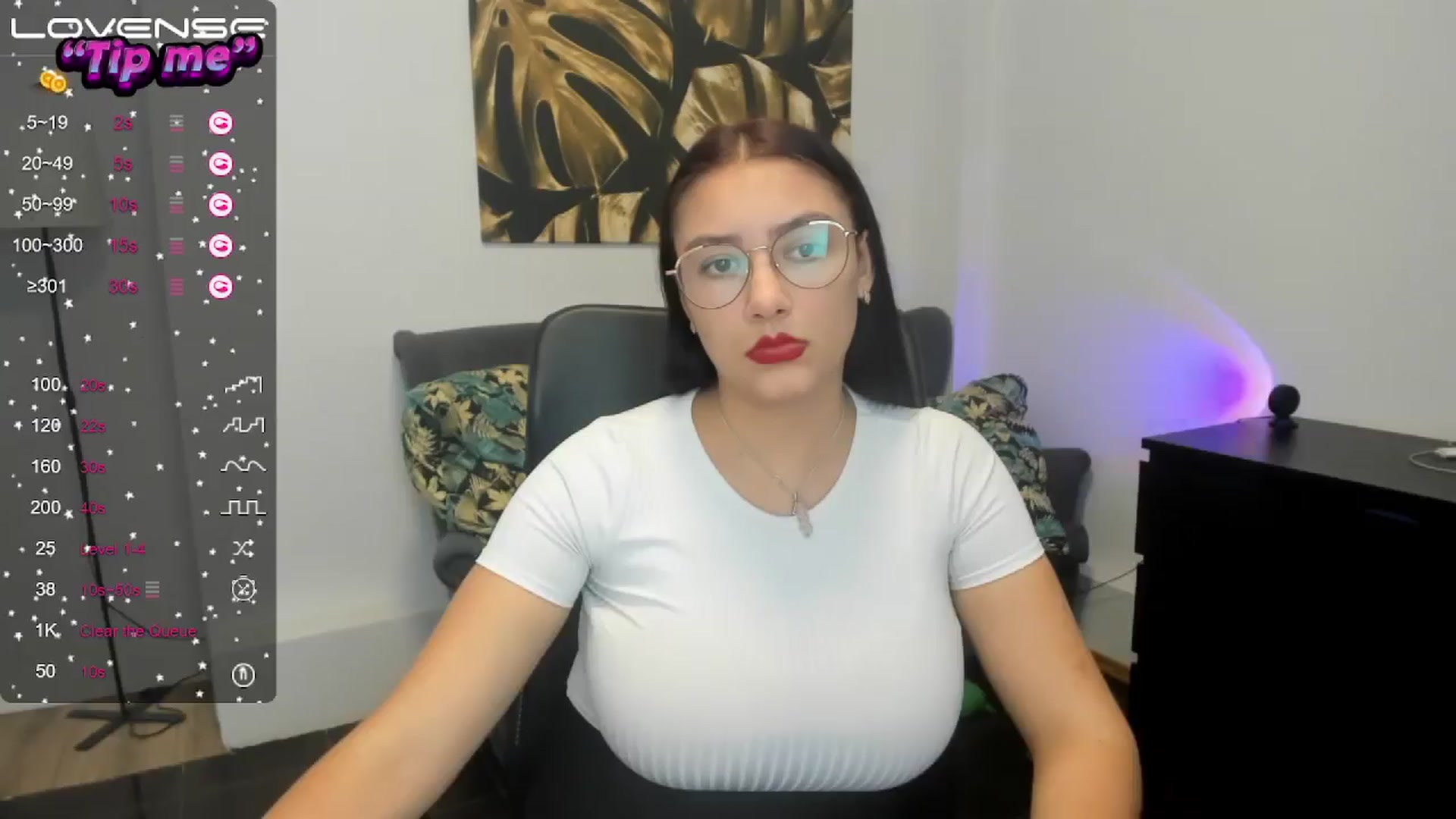 Gallery image thumbnail from SunfLowerr's myfreecams stream on, 10/21/2024, 18:05 image 15 of 20