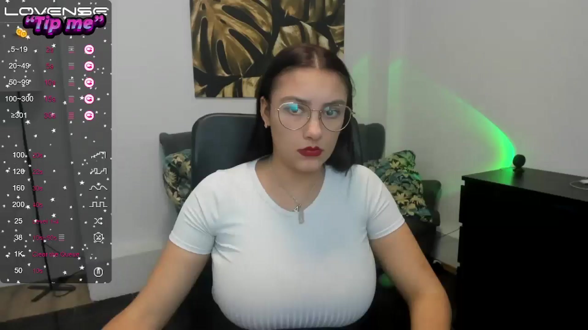 Gallery image thumbnail from SunfLowerr's myfreecams stream on, 10/21/2024, 18:05 image 17 of 20