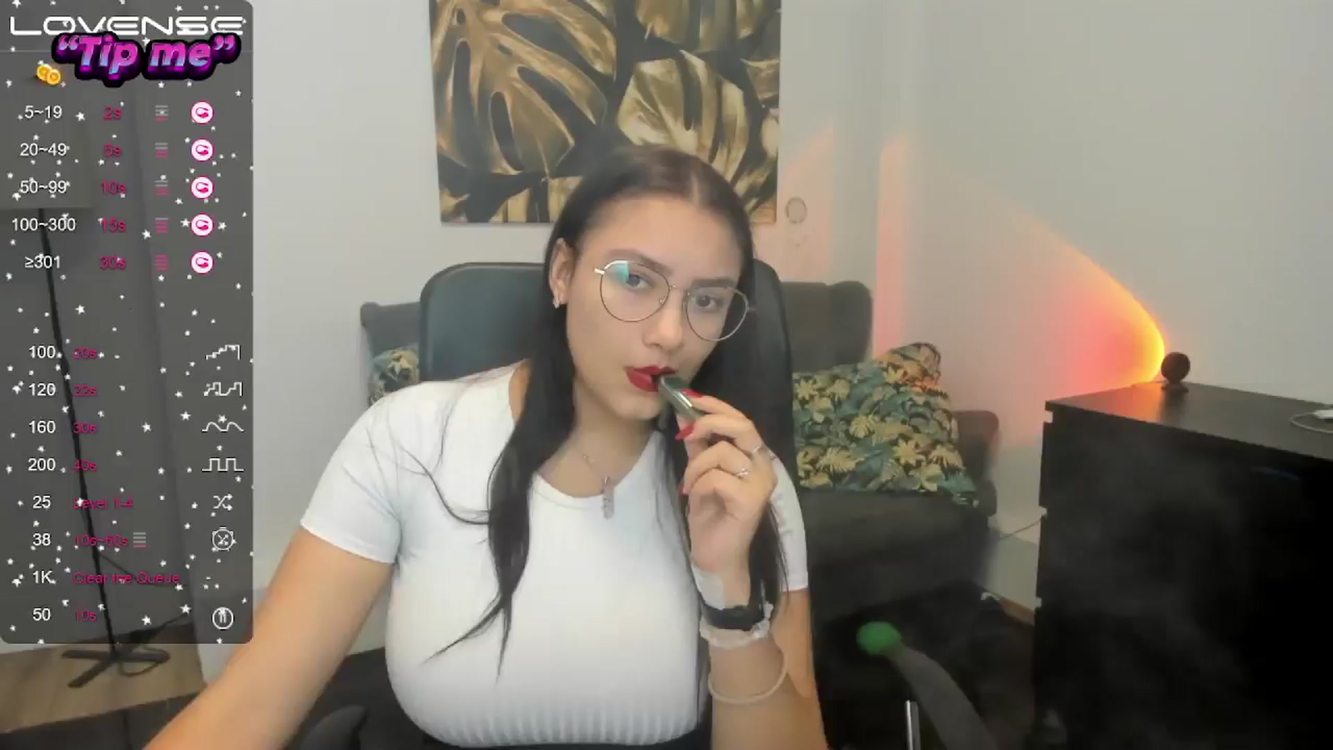 Gallery image thumbnail from SunfLowerr's myfreecams stream on, 10/21/2024, 18:05 image 12 of 20