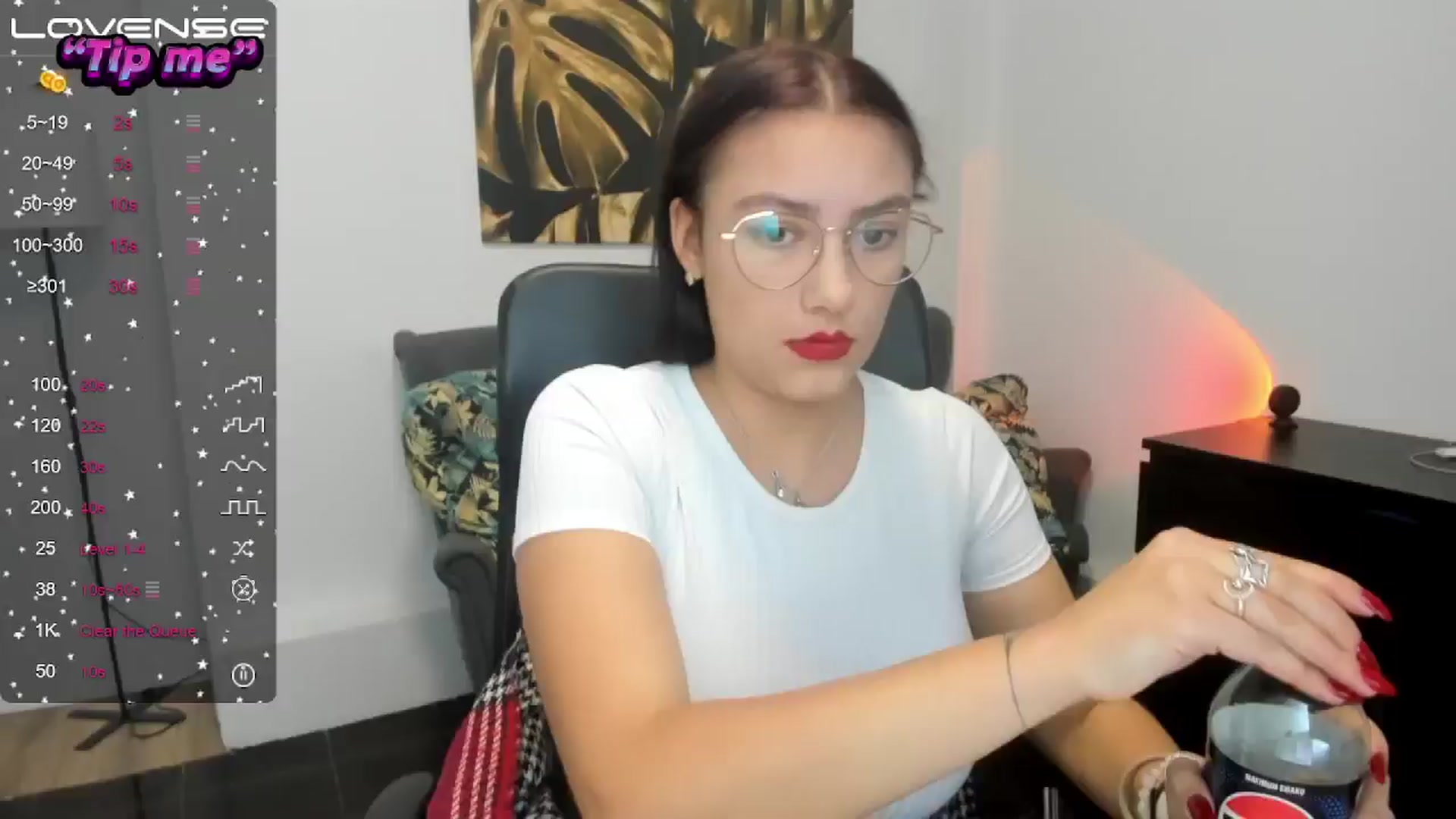 Gallery image thumbnail from SunfLowerr's myfreecams stream on, 10/21/2024, 18:05 image 1 of 20