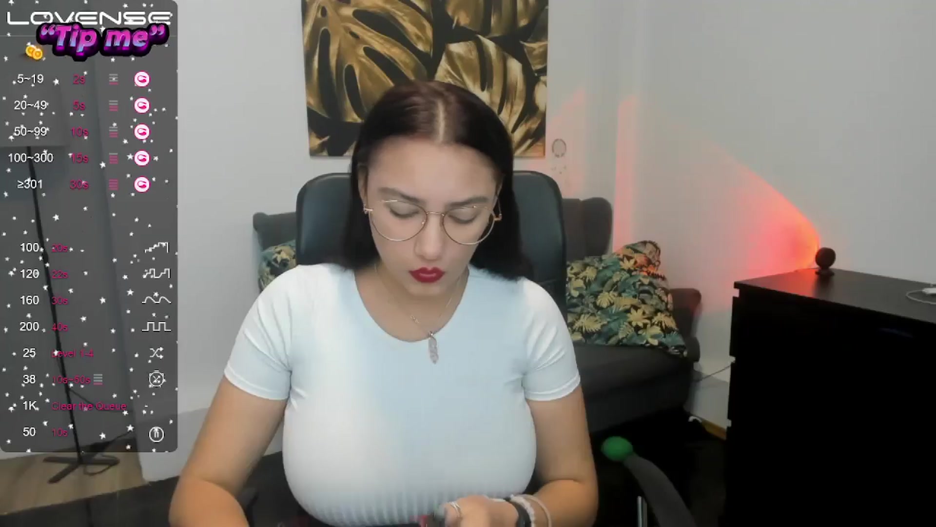 Gallery image thumbnail from SunfLowerr's myfreecams stream on, 10/21/2024, 18:05 image 9 of 20