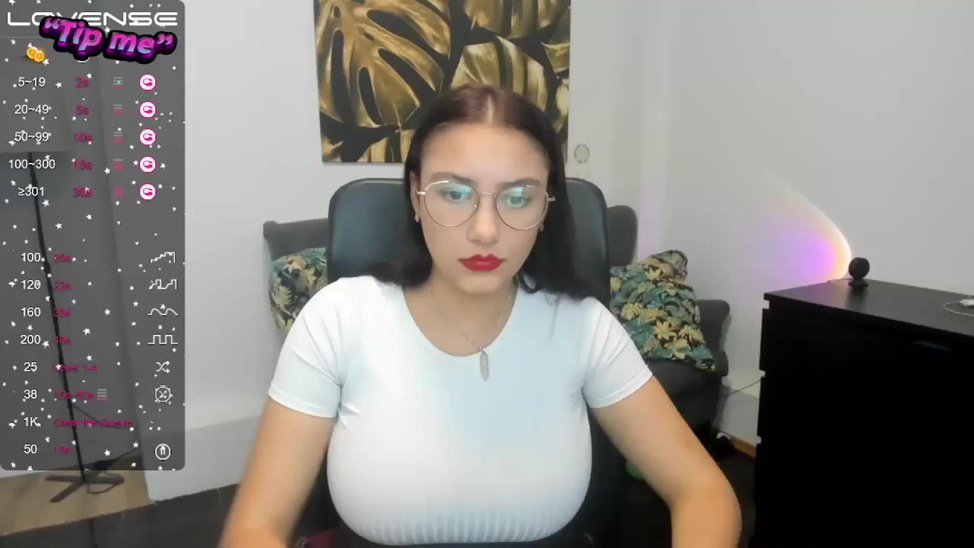 Gallery image thumbnail from SunfLowerr's myfreecams stream on, 10/21/2024, 18:05 image 10 of 20