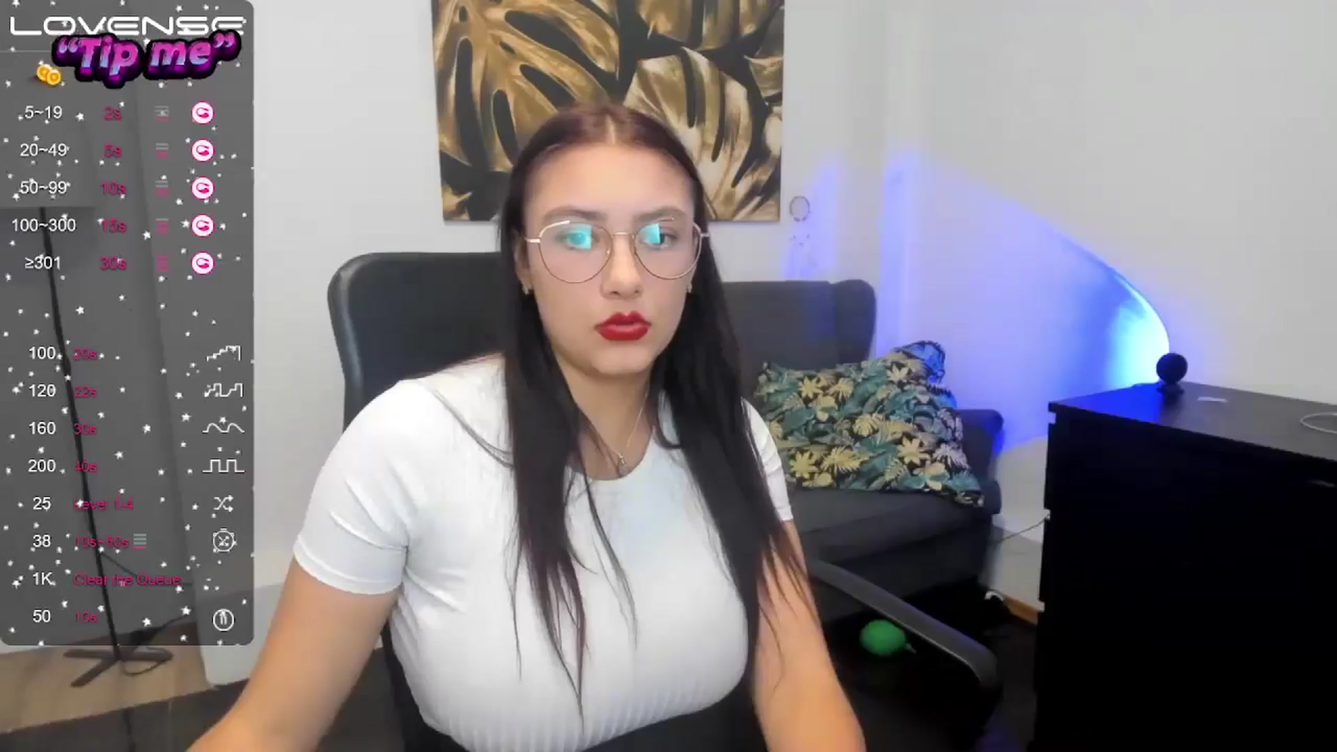 Gallery image thumbnail from SunfLowerr's myfreecams stream on, 10/21/2024, 19:14 image 11 of 20
