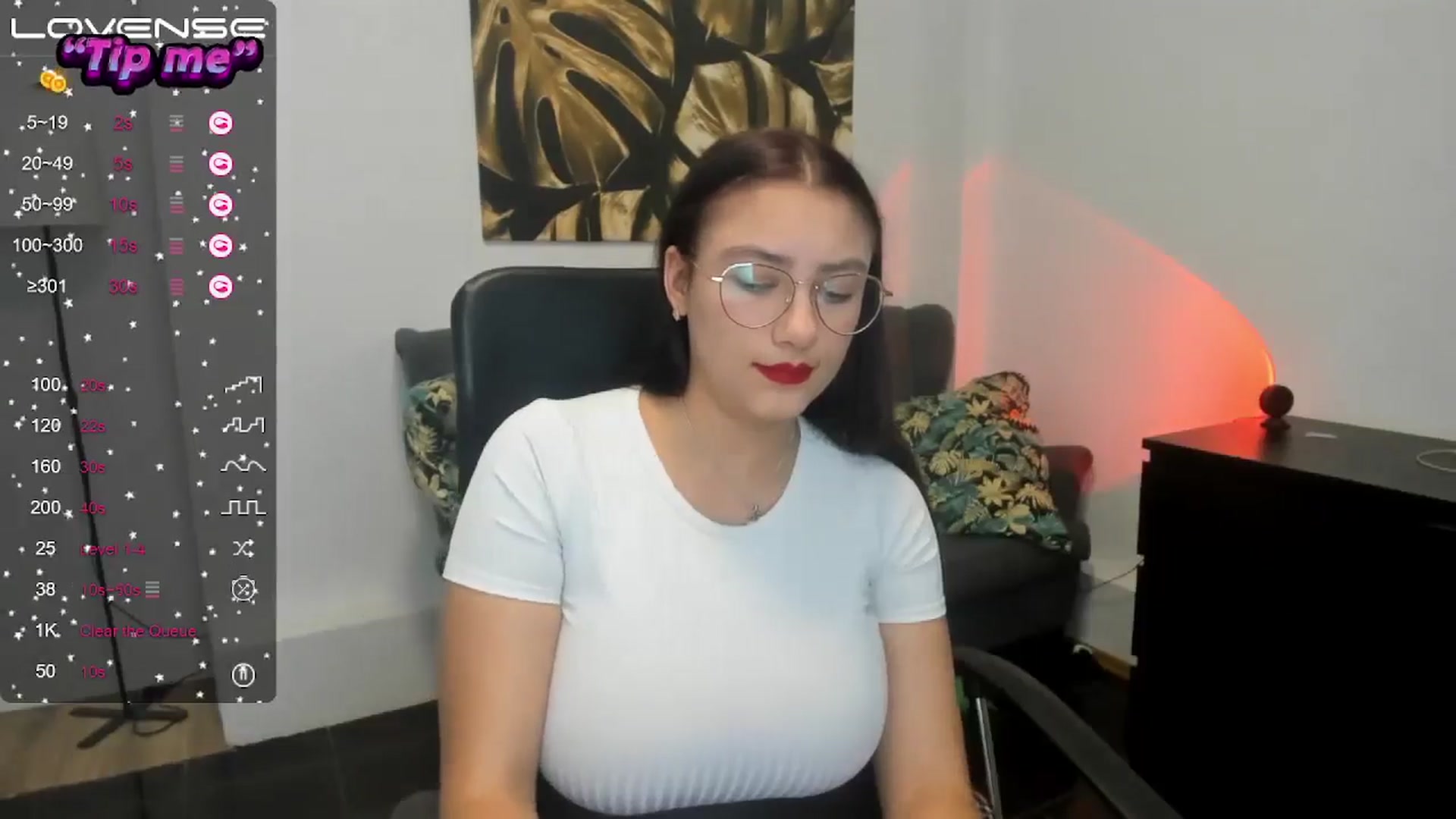 Gallery image thumbnail from SunfLowerr's myfreecams stream on, 10/21/2024, 19:14 image 14 of 20