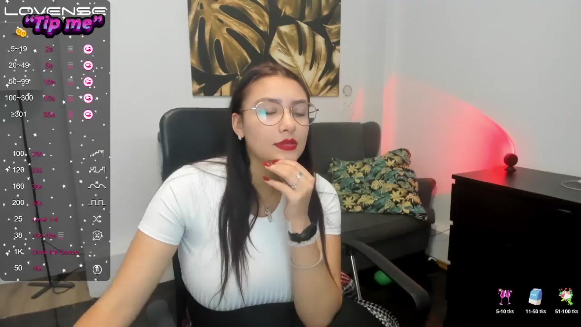 Gallery image thumbnail from SunfLowerr's myfreecams stream on, 10/21/2024, 19:14 image 7 of 20