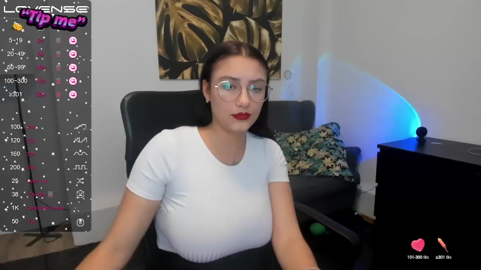 Gallery image thumbnail from SunfLowerr's myfreecams stream on, 10/21/2024, 19:14 image 13 of 20