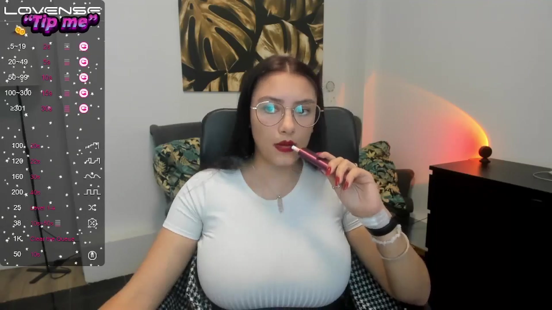 Gallery image thumbnail from SunfLowerr's myfreecams stream on, 10/21/2024, 19:14 image 3 of 20