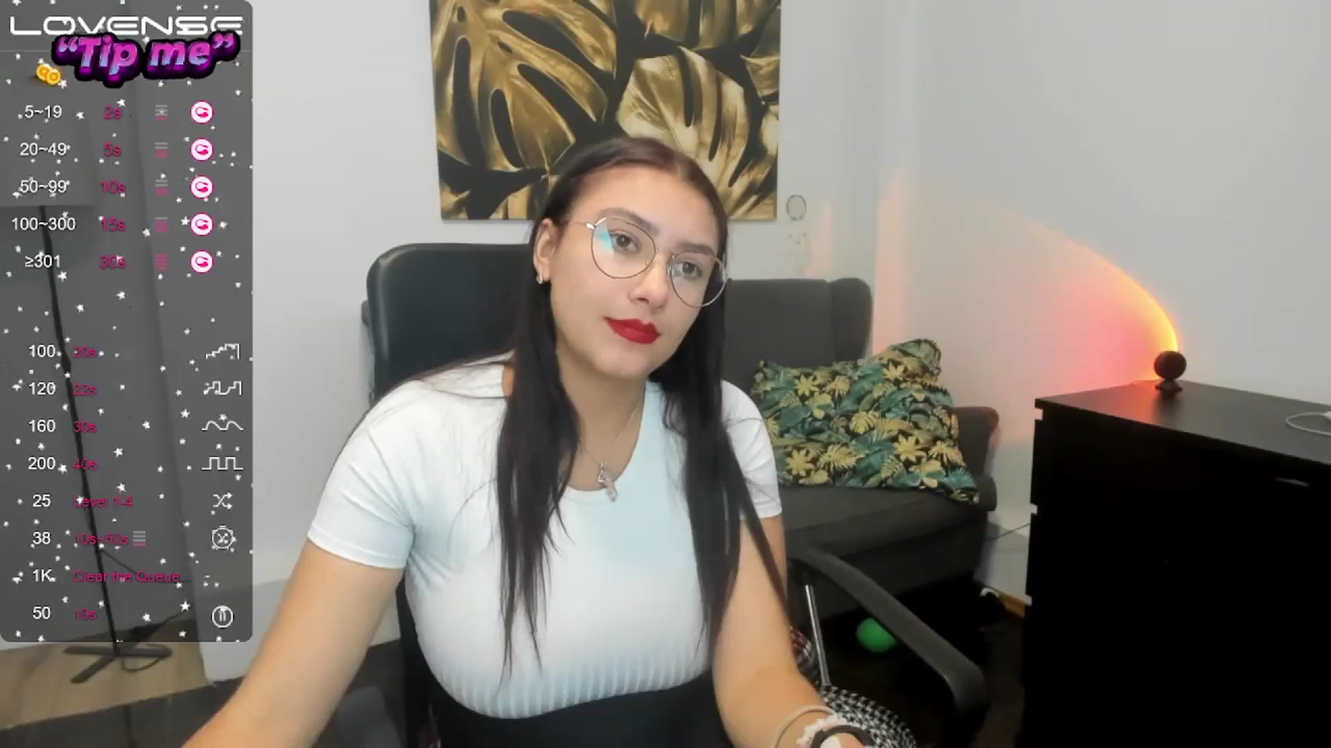 Gallery image thumbnail from SunfLowerr's myfreecams stream on, 10/21/2024, 19:14 image 6 of 20