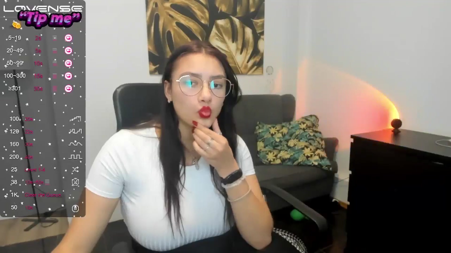Gallery image thumbnail from SunfLowerr's myfreecams stream on, 10/21/2024, 19:14 image 8 of 20