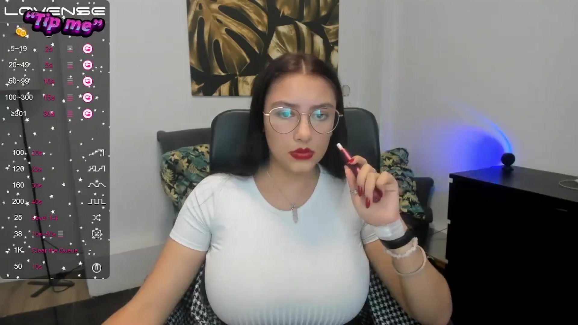 Gallery image thumbnail from SunfLowerr's myfreecams stream on, 10/21/2024, 19:14 image 4 of 20
