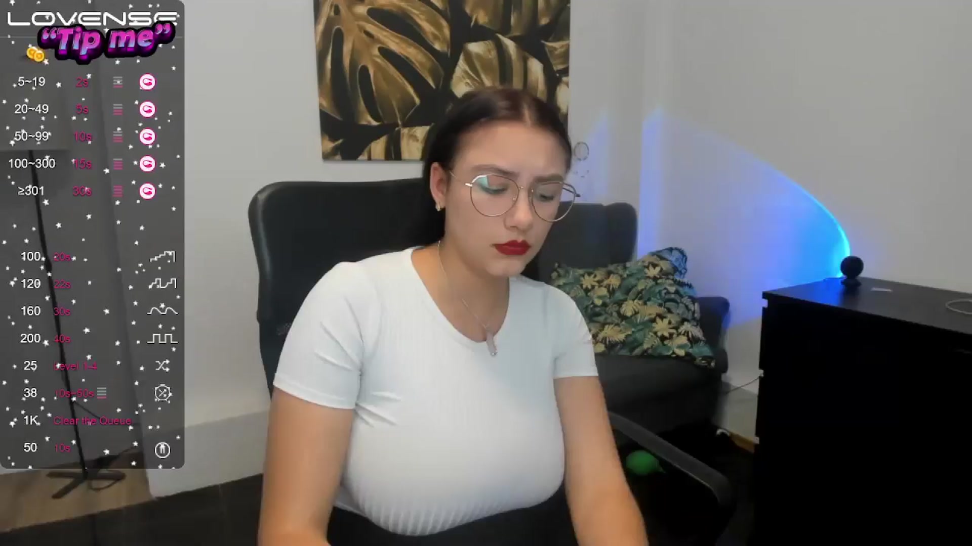 Gallery image thumbnail from SunfLowerr's myfreecams stream on, 10/21/2024, 19:14 image 12 of 20