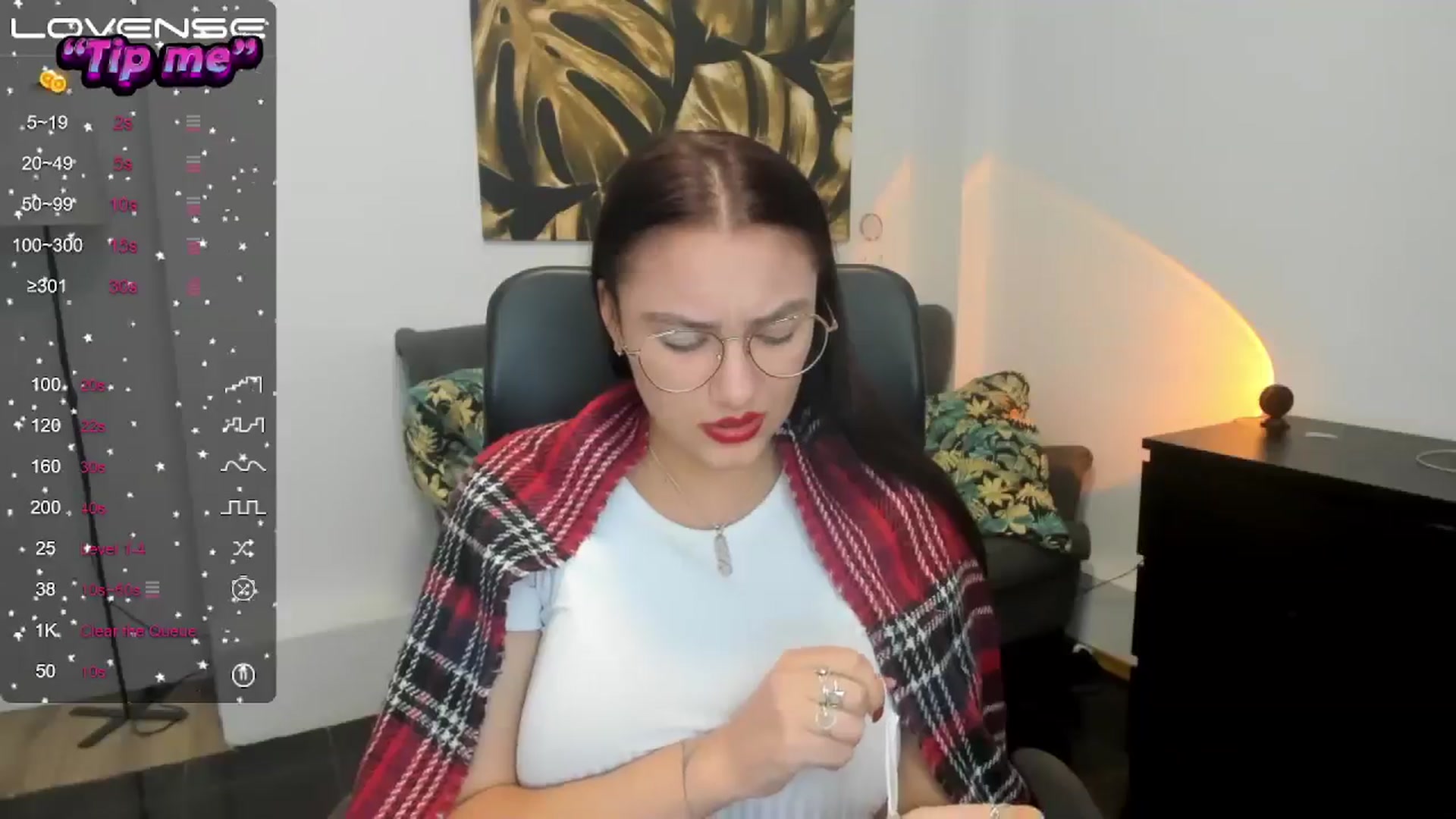 Gallery image thumbnail from SunfLowerr's myfreecams stream on, 10/21/2024, 20:14 image 13 of 20