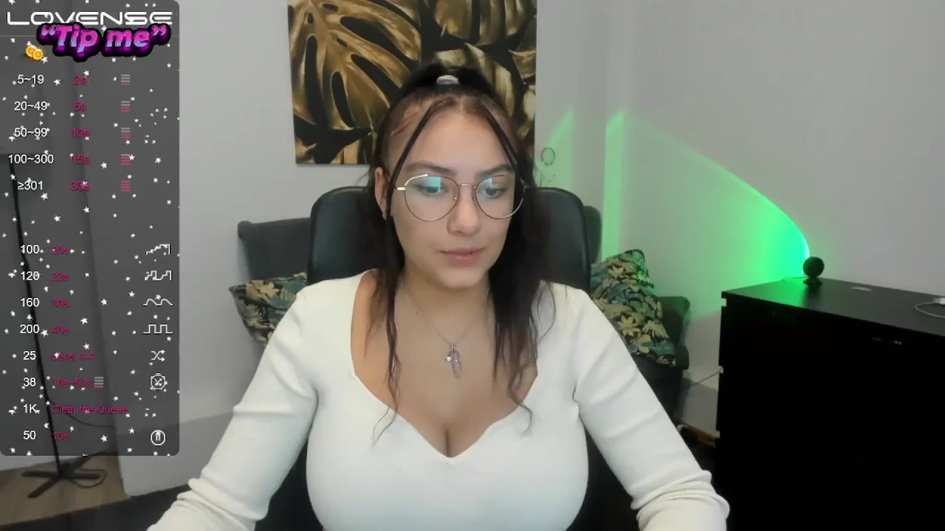 Gallery image thumbnail from SunfLowerr's myfreecams stream on, 10/22/2024, 14:13 image 15 of 20