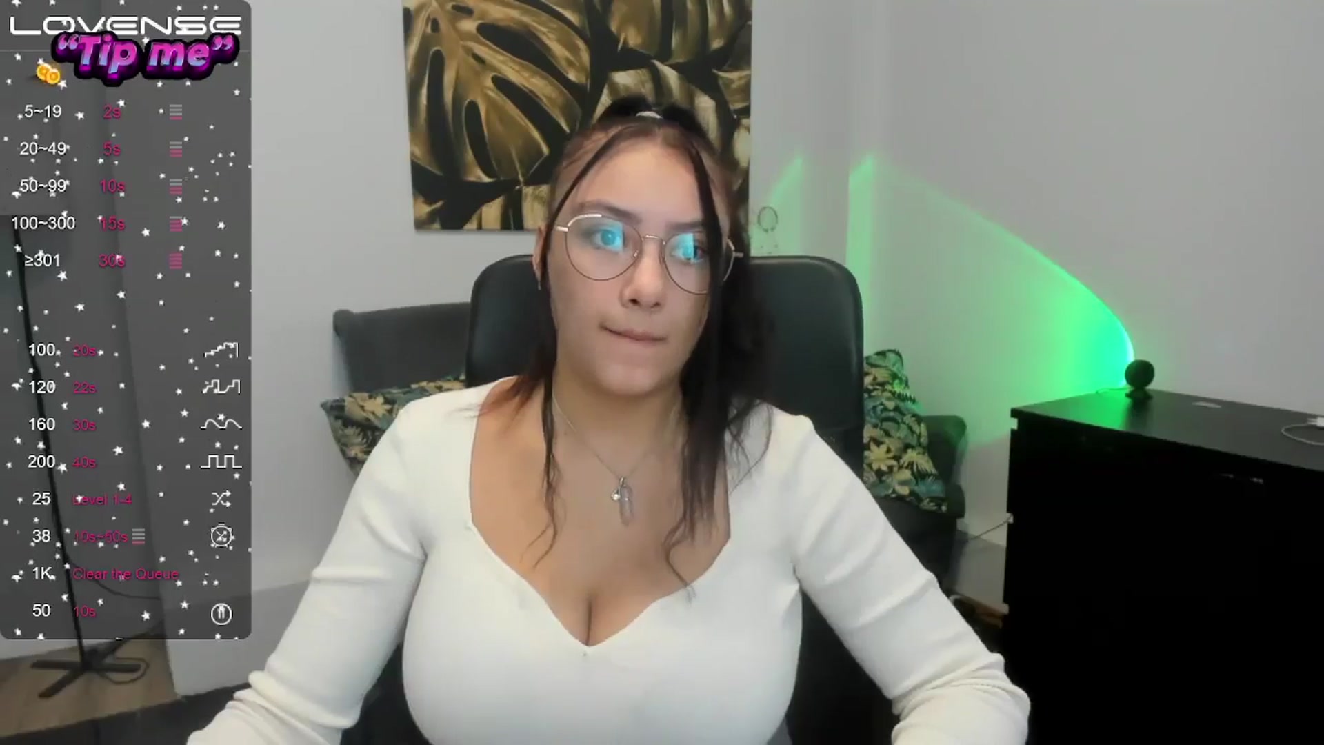 Gallery image thumbnail from SunfLowerr's myfreecams stream on, 10/22/2024, 14:13 image 11 of 20