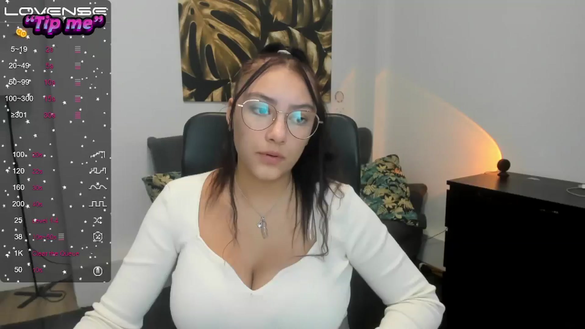 Gallery image thumbnail from SunfLowerr's myfreecams stream on, 10/22/2024, 15:00 image 19 of 20