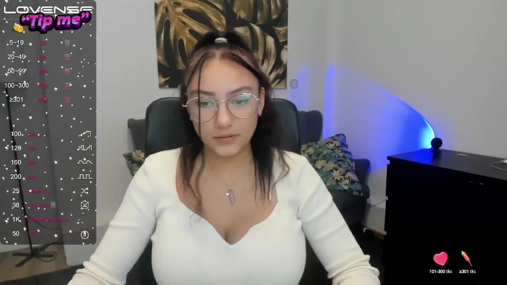 Gallery image thumbnail from SunfLowerr's myfreecams stream on, 10/22/2024, 15:19 image 2 of 20