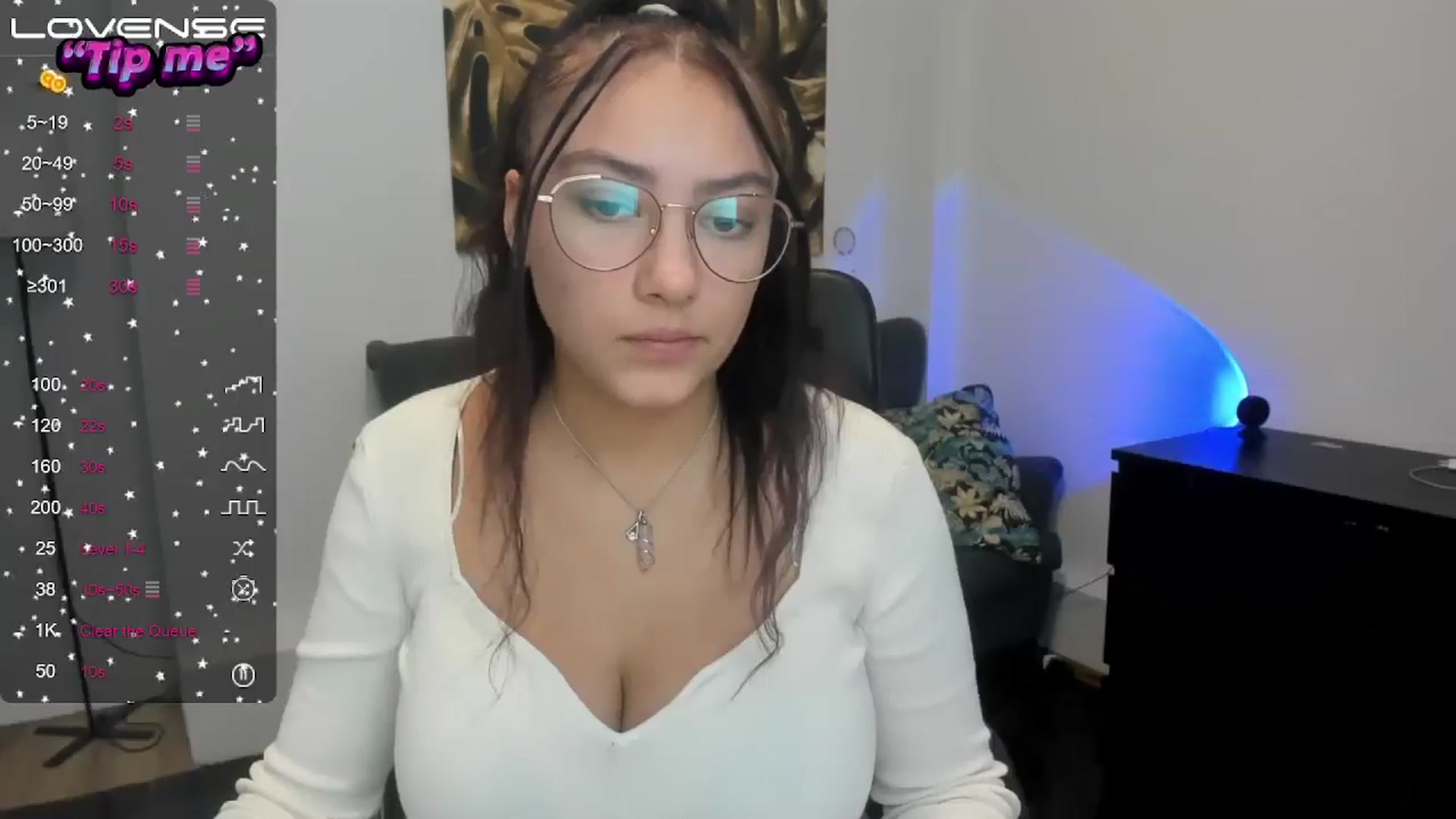 Gallery image thumbnail from SunfLowerr's myfreecams stream on, 10/22/2024, 15:19 image 16 of 20