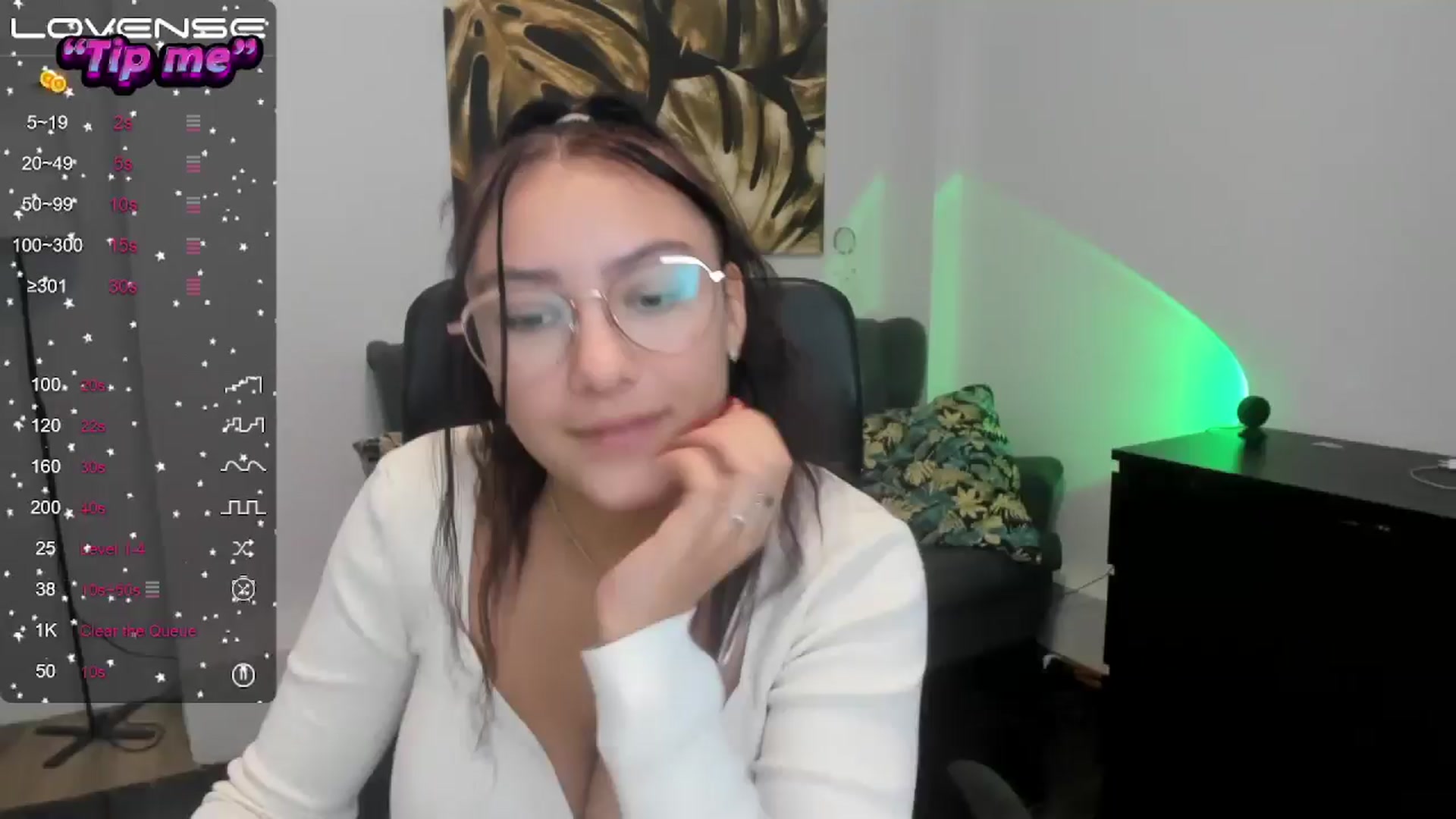 Gallery image thumbnail from SunfLowerr's myfreecams stream on, 10/22/2024, 15:19 image 1 of 20