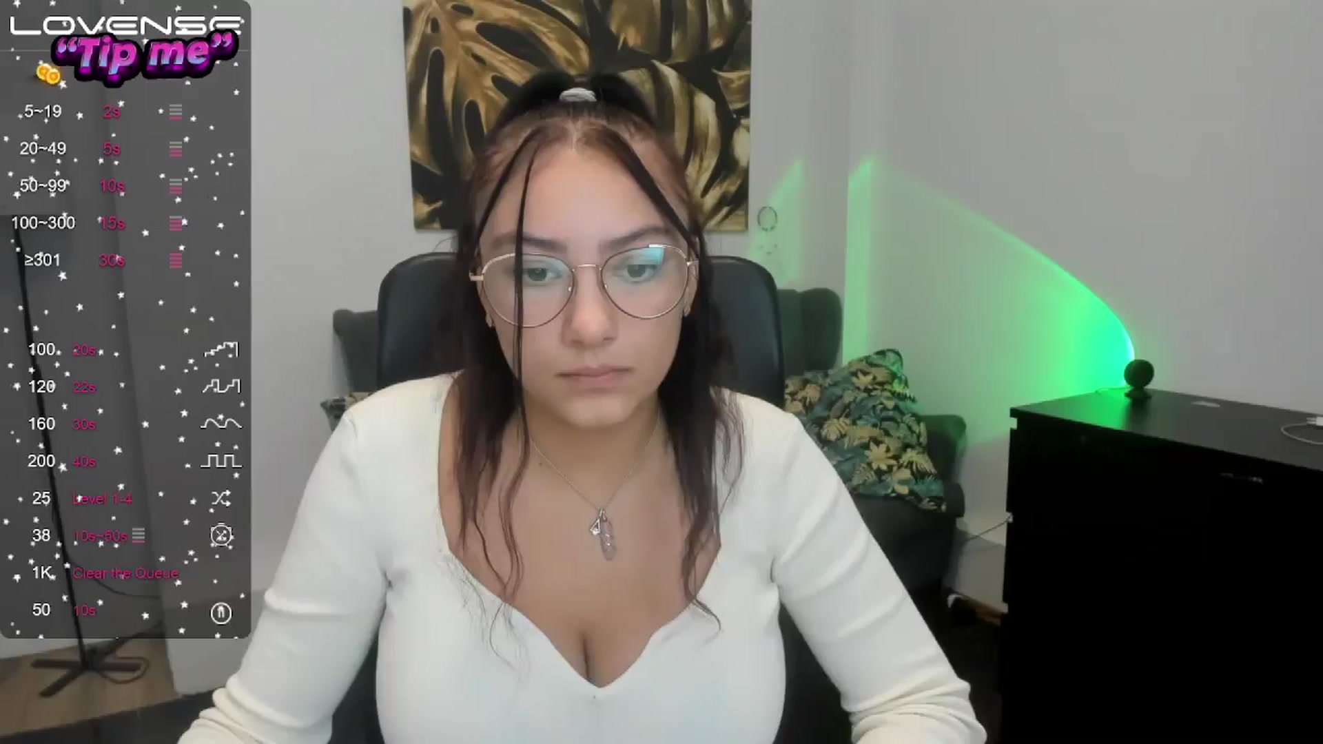 Gallery image thumbnail from SunfLowerr's myfreecams stream on, 10/22/2024, 15:19 image 12 of 20
