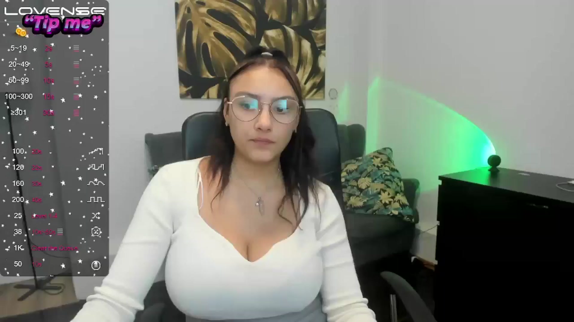 Gallery image thumbnail from SunfLowerr's myfreecams stream on, 10/22/2024, 18:09 image 9 of 20