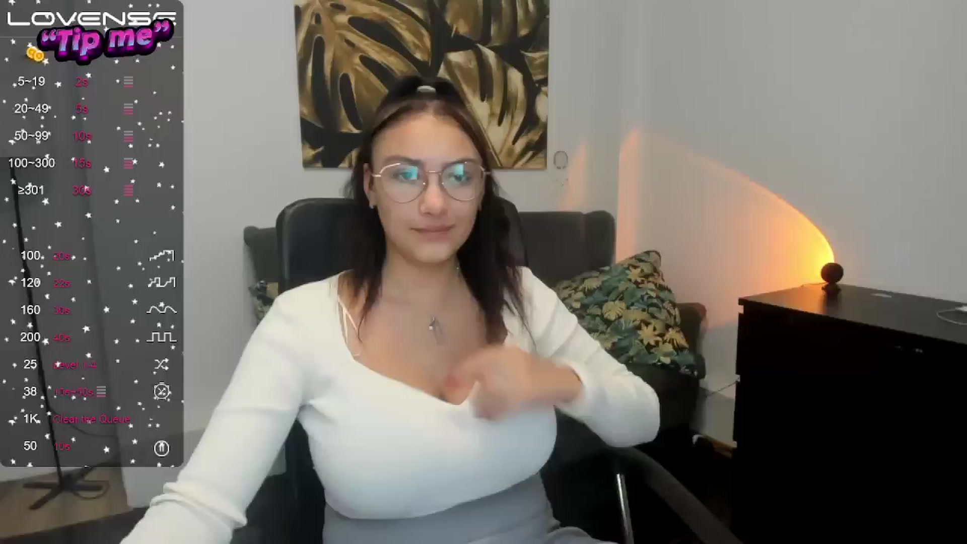 Gallery image thumbnail from SunfLowerr's myfreecams stream on, 10/22/2024, 18:09 image 7 of 20