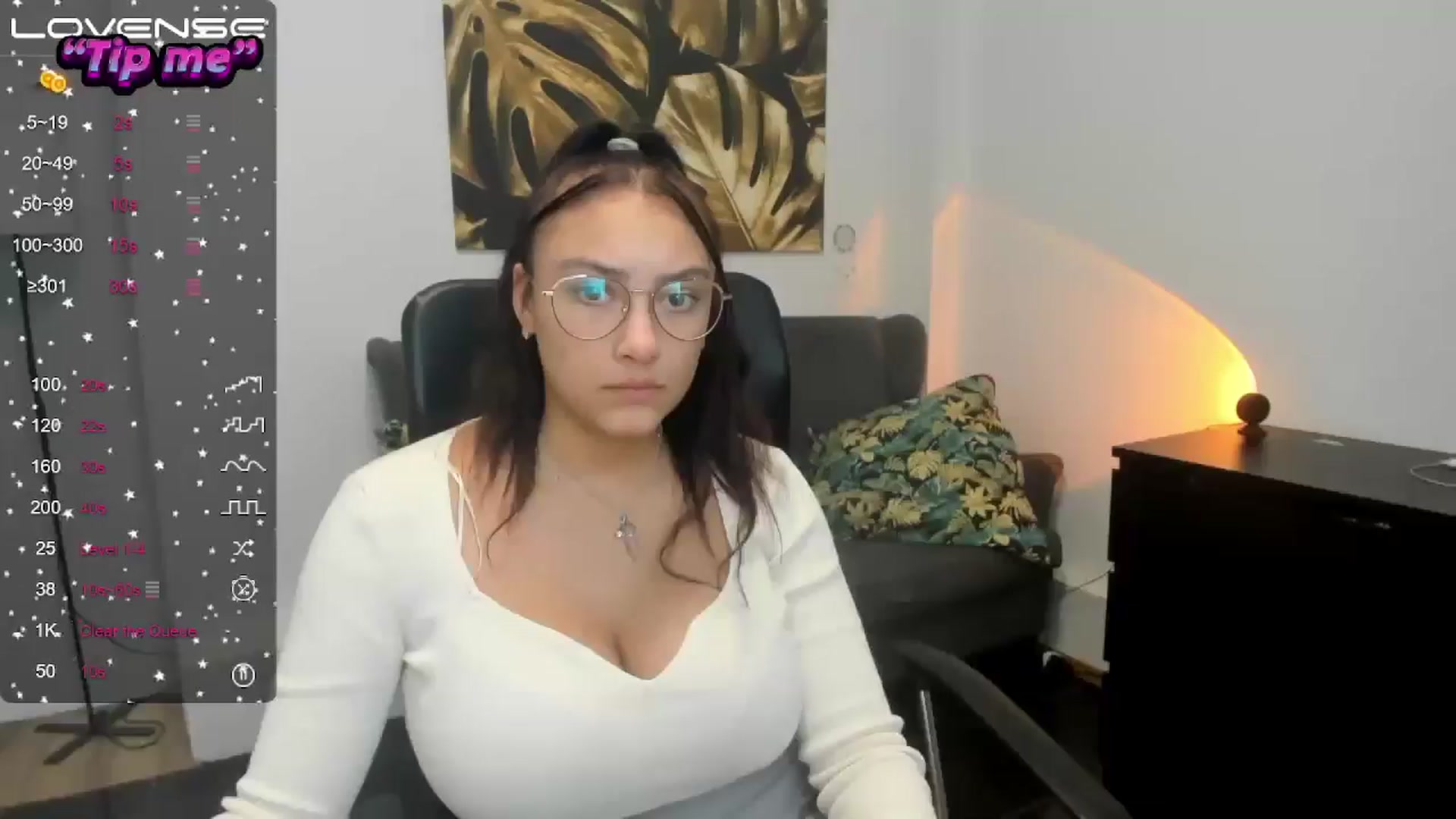 Gallery image thumbnail from SunfLowerr's myfreecams stream on, 10/22/2024, 18:09 image 12 of 20