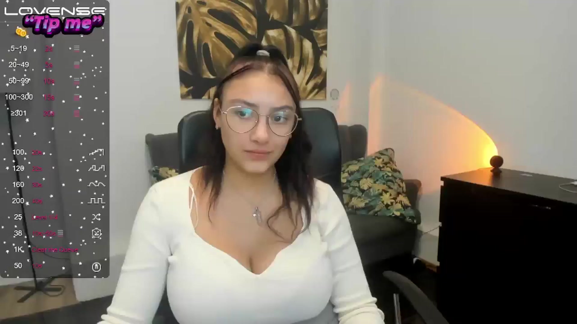 Gallery image thumbnail from SunfLowerr's myfreecams stream on, 10/22/2024, 18:09 image 13 of 20