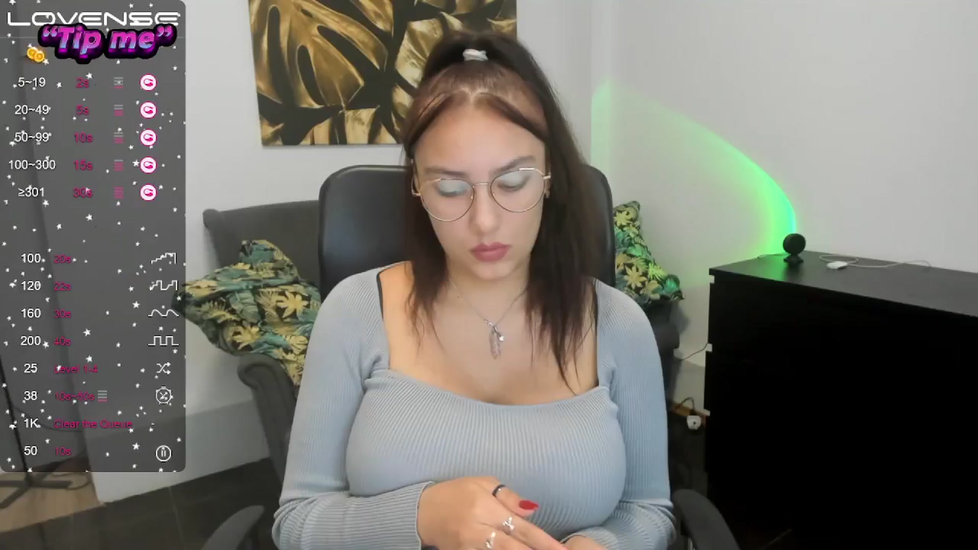 Gallery image thumbnail from SunfLowerr's myfreecams stream on, 10/24/2024, 14:28 image 14 of 20