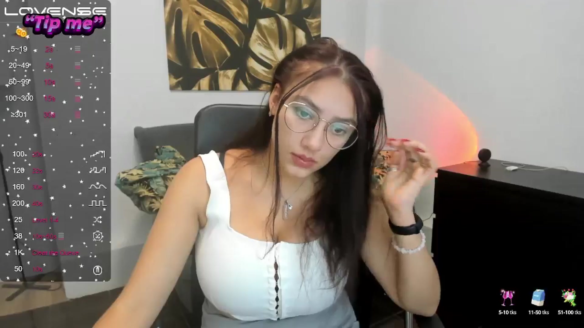 Gallery image thumbnail from SunfLowerr's myfreecams stream on, 10/24/2024, 17:05 image 11 of 20