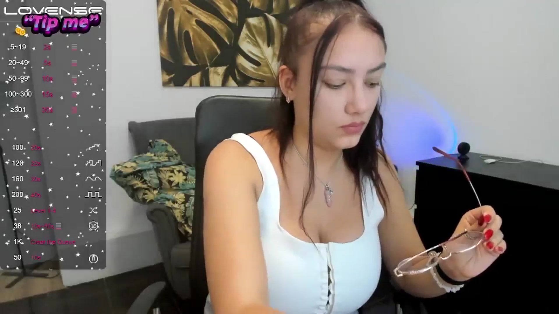 Gallery image thumbnail from SunfLowerr's myfreecams stream on, 10/24/2024, 17:05 image 6 of 20