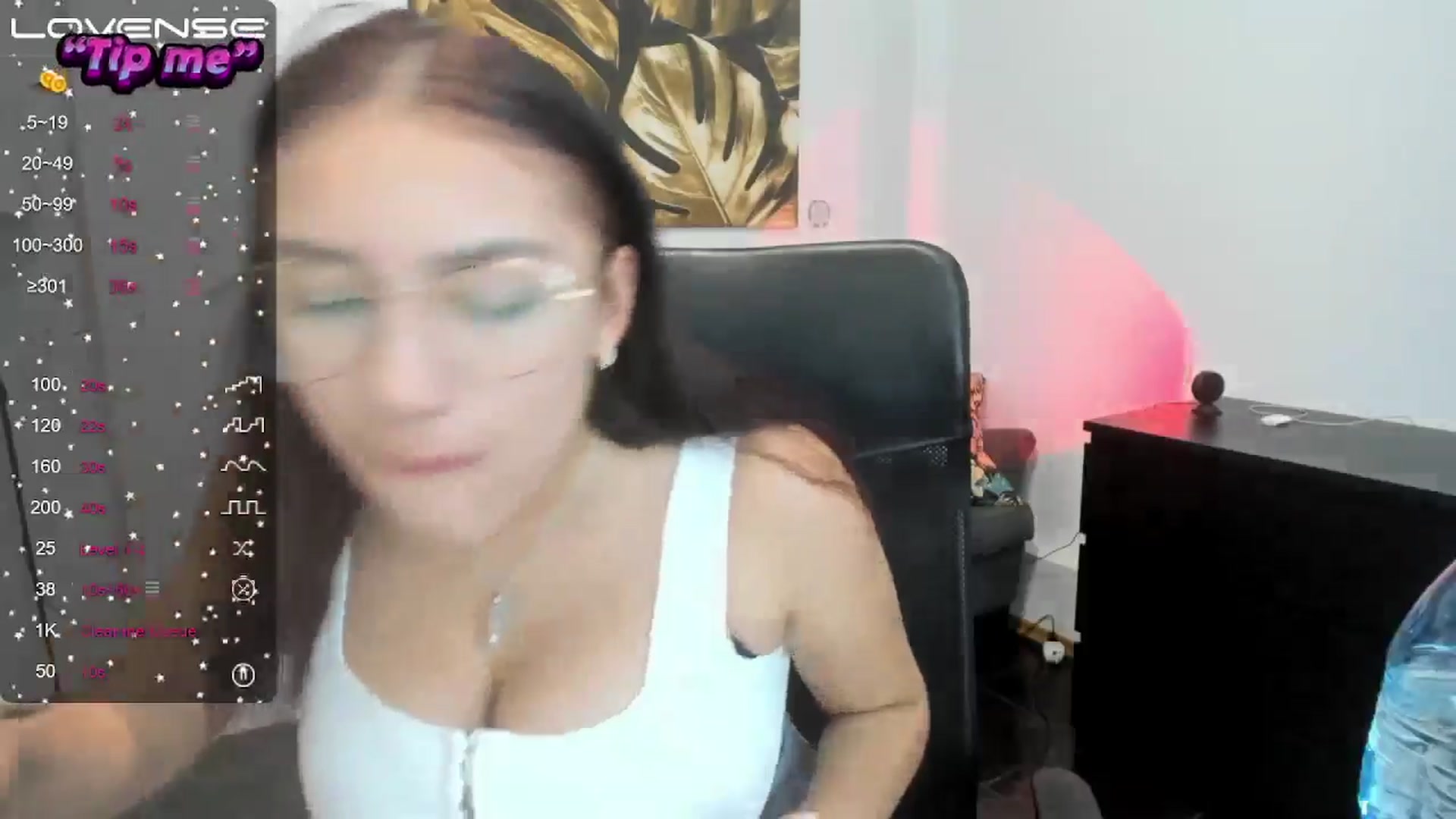 Gallery image thumbnail from SunfLowerr's myfreecams stream on, 10/24/2024, 17:44 image 7 of 20