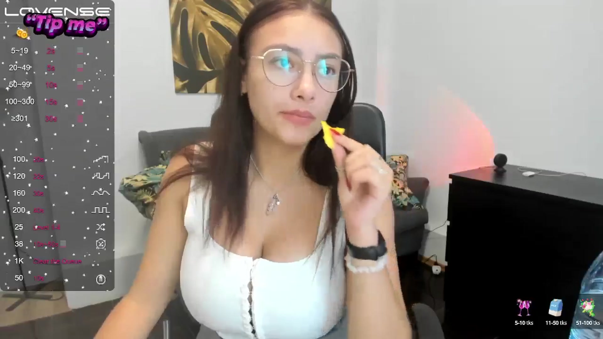 Gallery image thumbnail from SunfLowerr's myfreecams stream on, 10/24/2024, 17:44 image 8 of 20