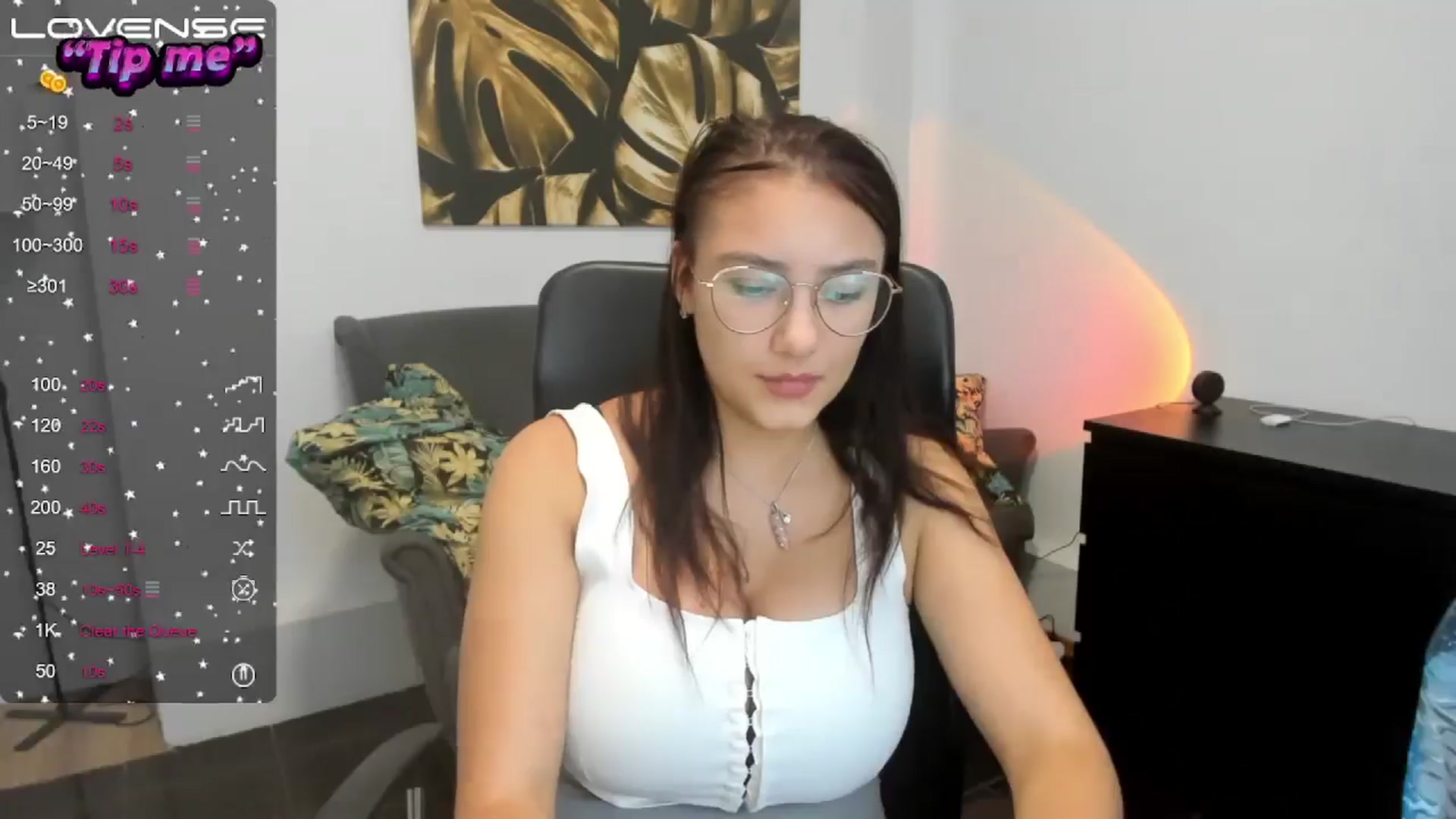 Gallery image thumbnail from SunfLowerr's myfreecams stream on, 10/24/2024, 17:44 image 5 of 20