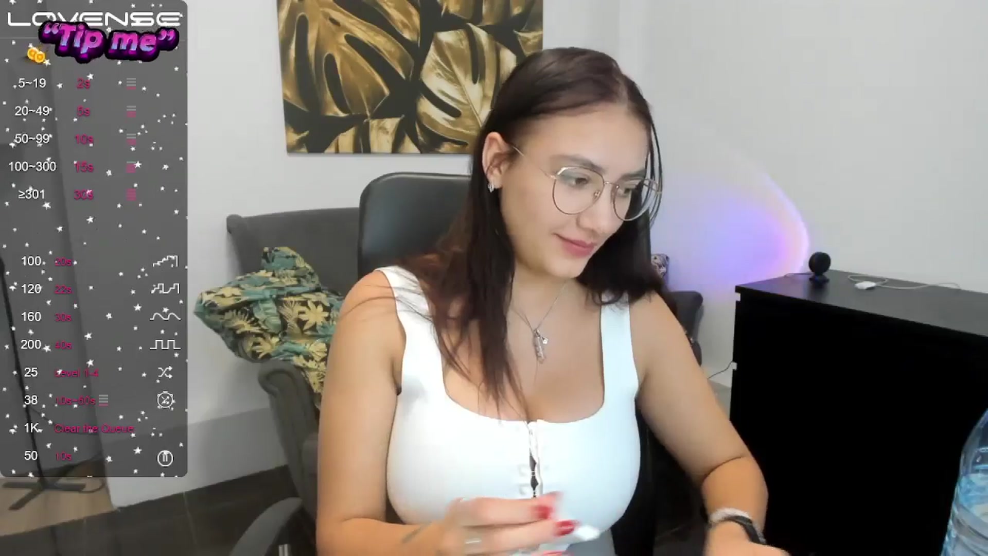 Gallery image thumbnail from SunfLowerr's myfreecams stream on, 10/24/2024, 17:44 image 15 of 20