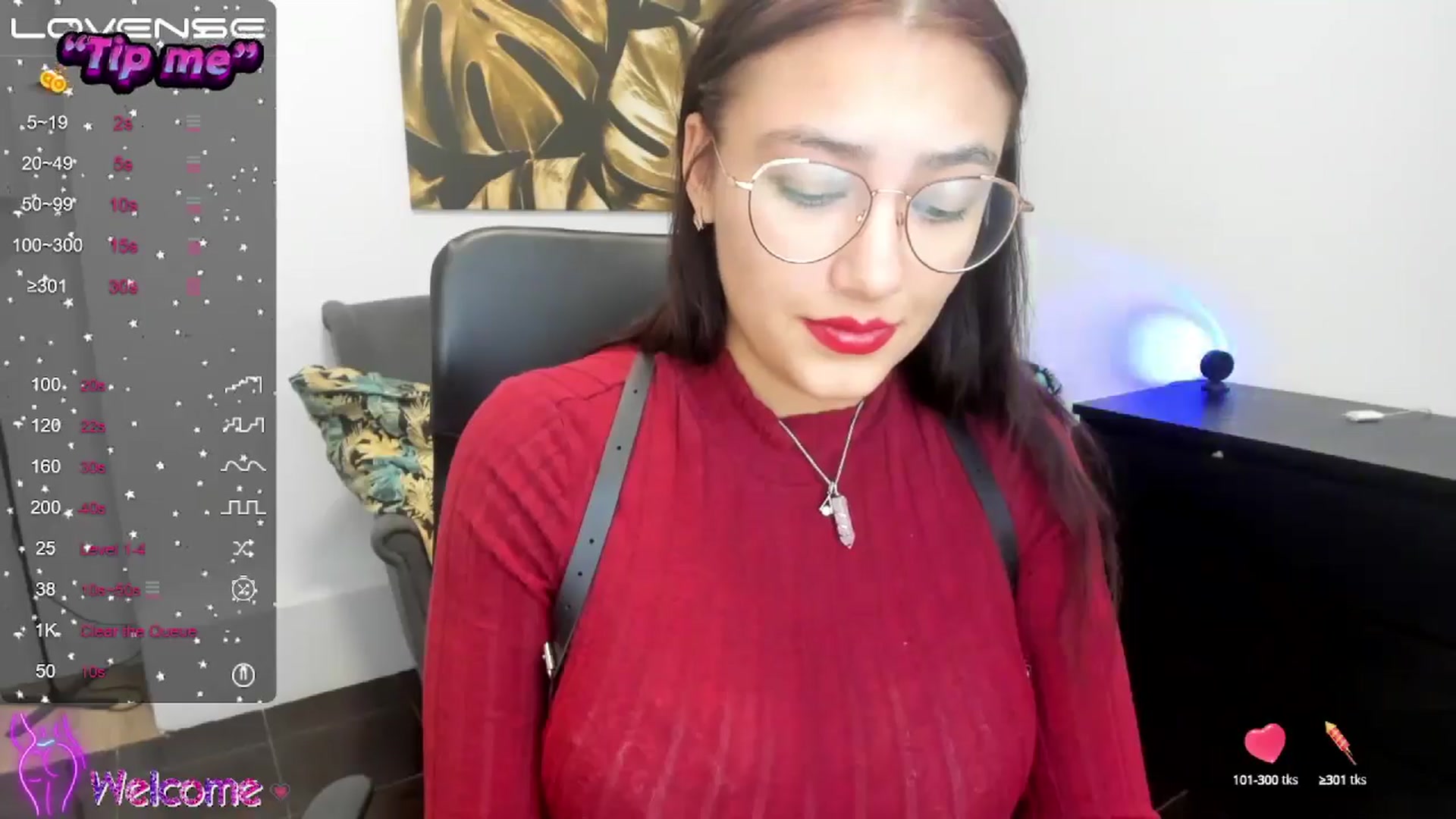 Gallery image thumbnail from SunfLowerr's myfreecams stream on, 10/25/2024, 19:50 image 15 of 20