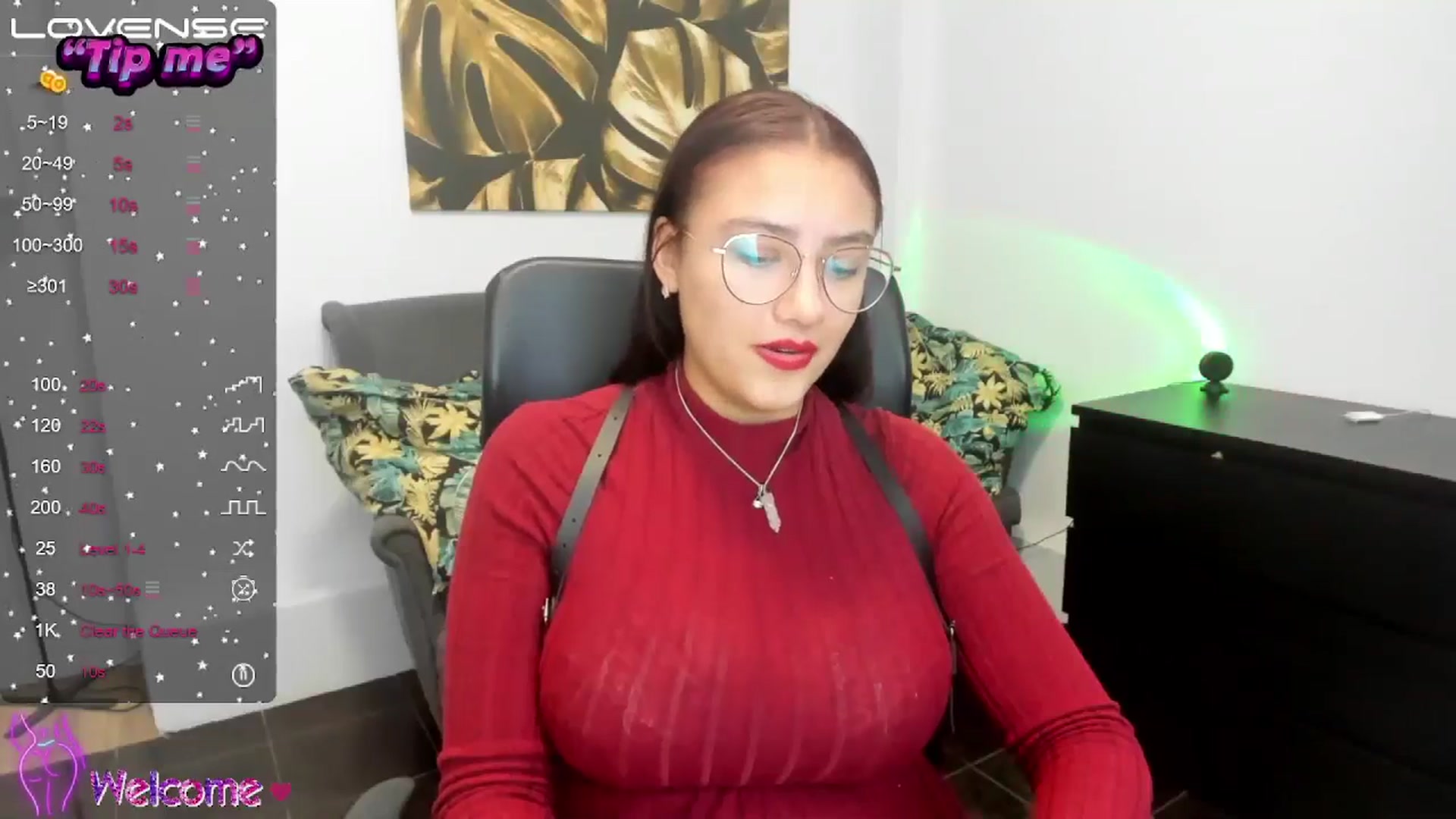 Gallery image thumbnail from SunfLowerr's myfreecams stream on, 10/25/2024, 19:50 image 2 of 20