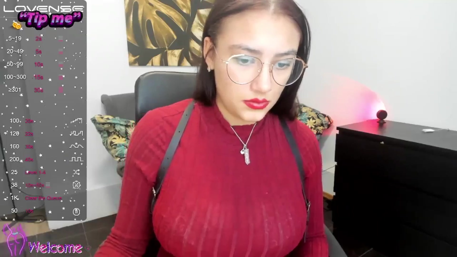Gallery image thumbnail from SunfLowerr's myfreecams stream on, 10/25/2024, 19:50 image 13 of 20