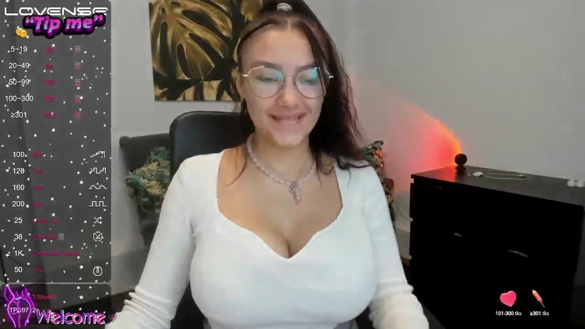 Gallery image thumbnail from SunfLowerr's myfreecams stream on, 10/28/2024, 13:54 image 5 of 20