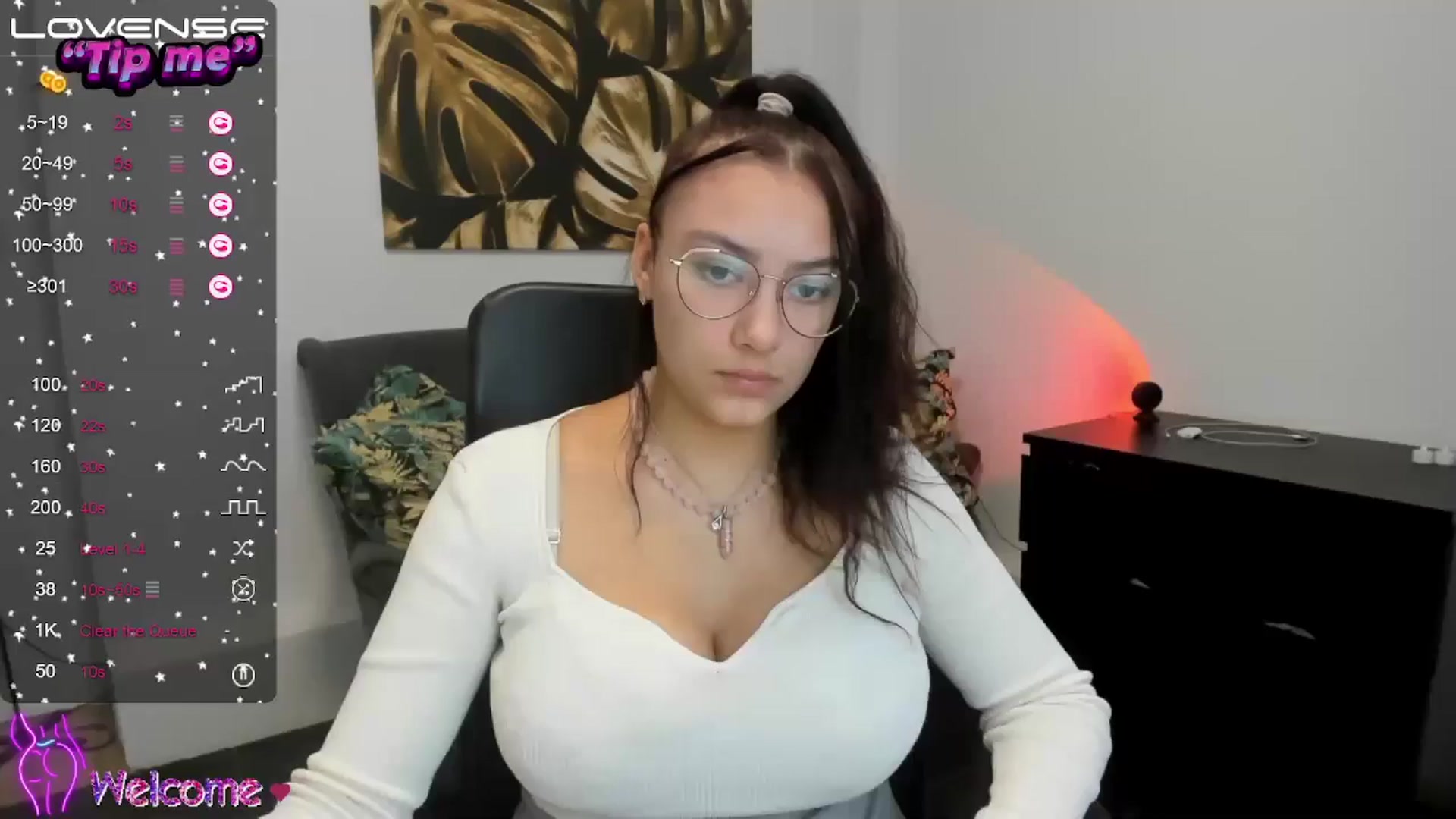 Gallery image thumbnail from SunfLowerr's myfreecams stream on, 10/28/2024, 13:54 image 14 of 20