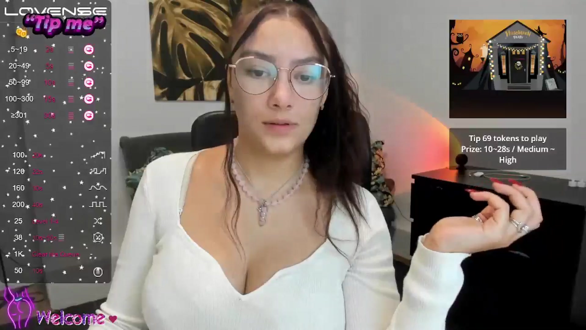 Gallery image thumbnail from SunfLowerr's myfreecams stream on, 10/28/2024, 13:54 image 18 of 20