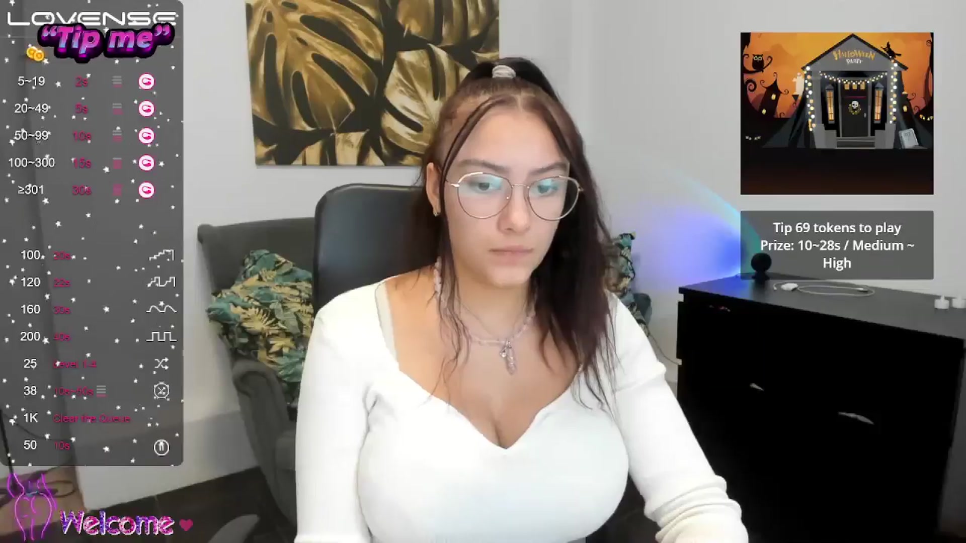 Gallery image thumbnail from SunfLowerr's myfreecams stream on, 10/28/2024, 14:36 image 3 of 20