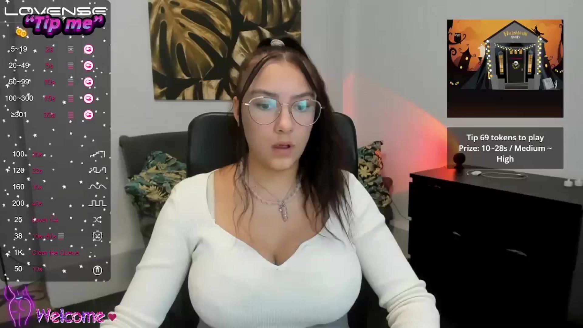 Gallery image thumbnail from SunfLowerr's myfreecams stream on, 10/28/2024, 14:36 image 4 of 20