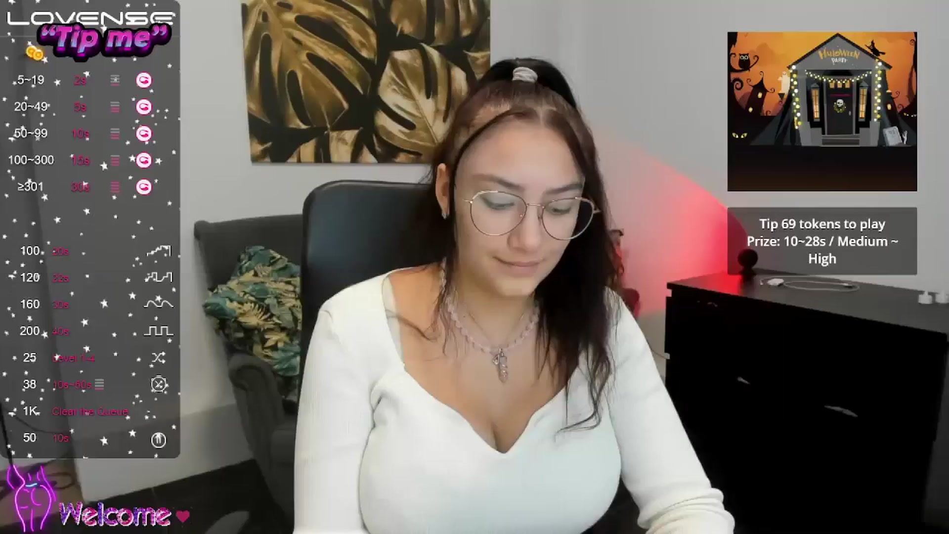Gallery image thumbnail from SunfLowerr's myfreecams stream on, 10/28/2024, 14:36 image 1 of 20