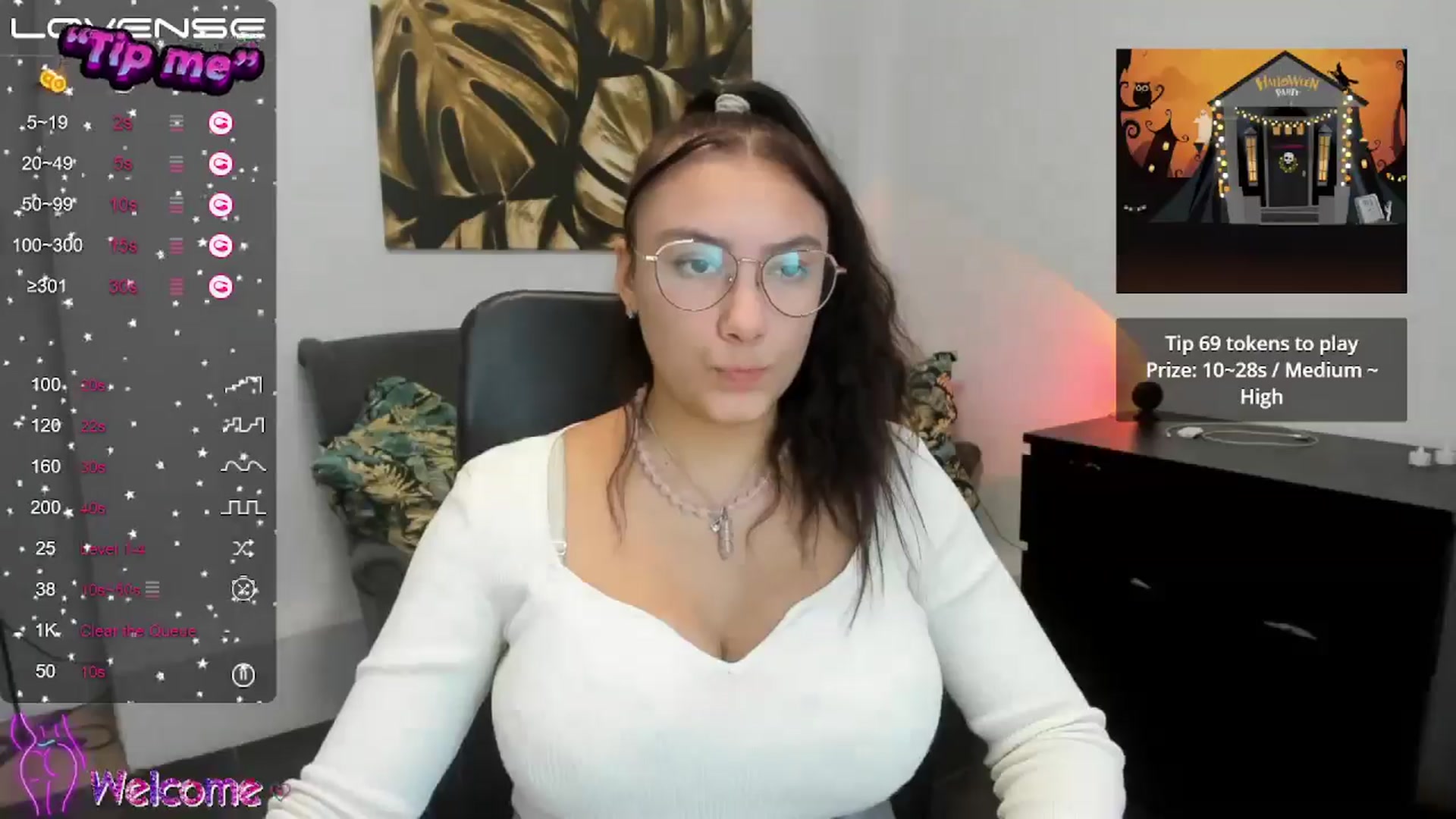 Gallery image thumbnail from SunfLowerr's myfreecams stream on, 10/28/2024, 14:36 image 8 of 20