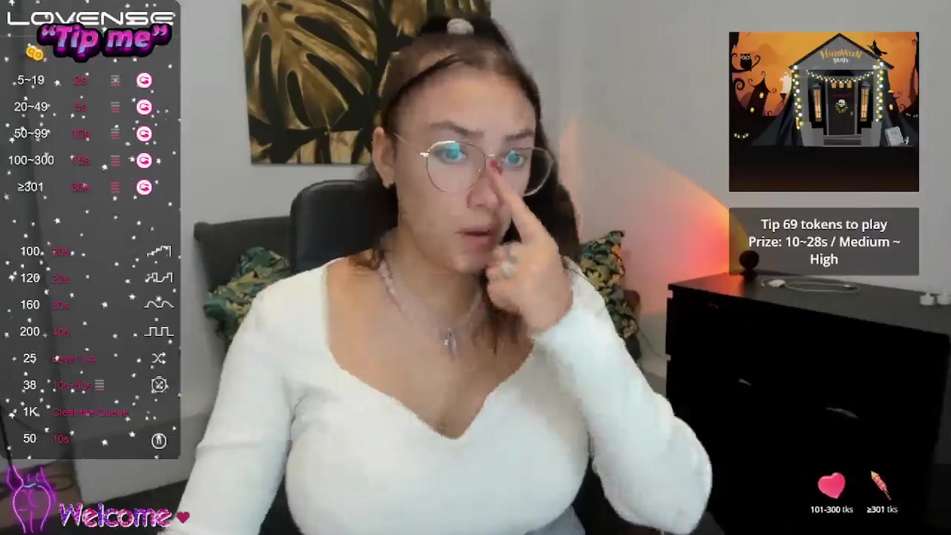 Gallery image thumbnail from SunfLowerr's myfreecams stream on, 10/28/2024, 14:36 image 6 of 20