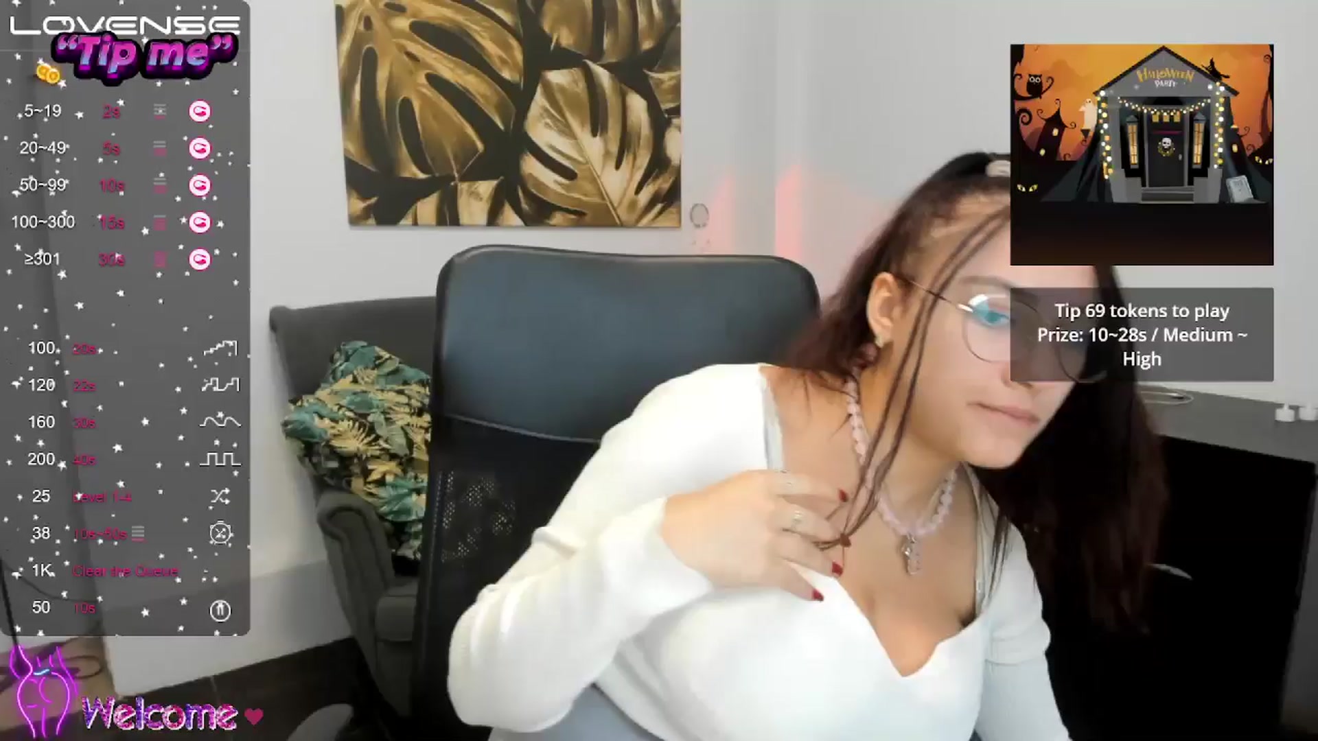 Gallery image thumbnail from SunfLowerr's myfreecams stream on, 10/28/2024, 14:36 image 2 of 20