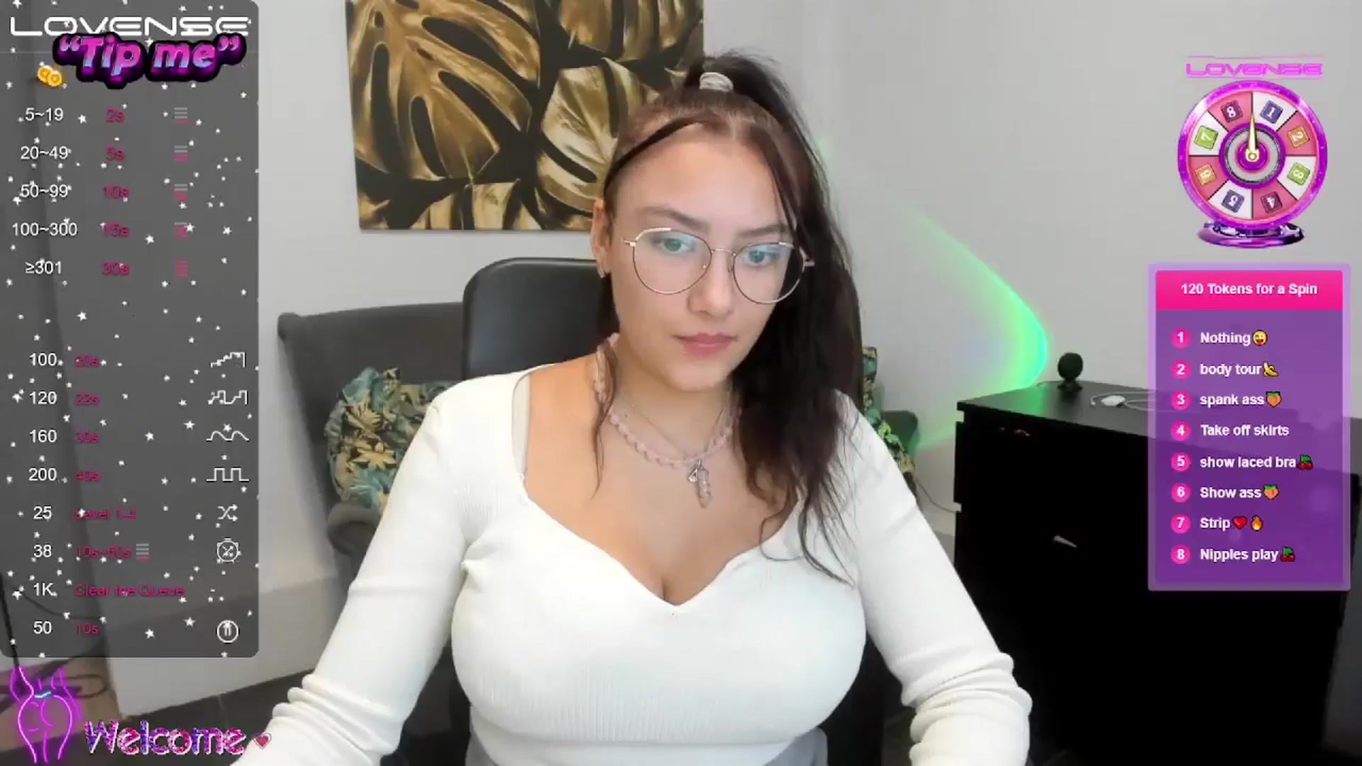 Gallery image thumbnail from SunfLowerr's myfreecams stream on, 10/28/2024, 16:37 image 15 of 20