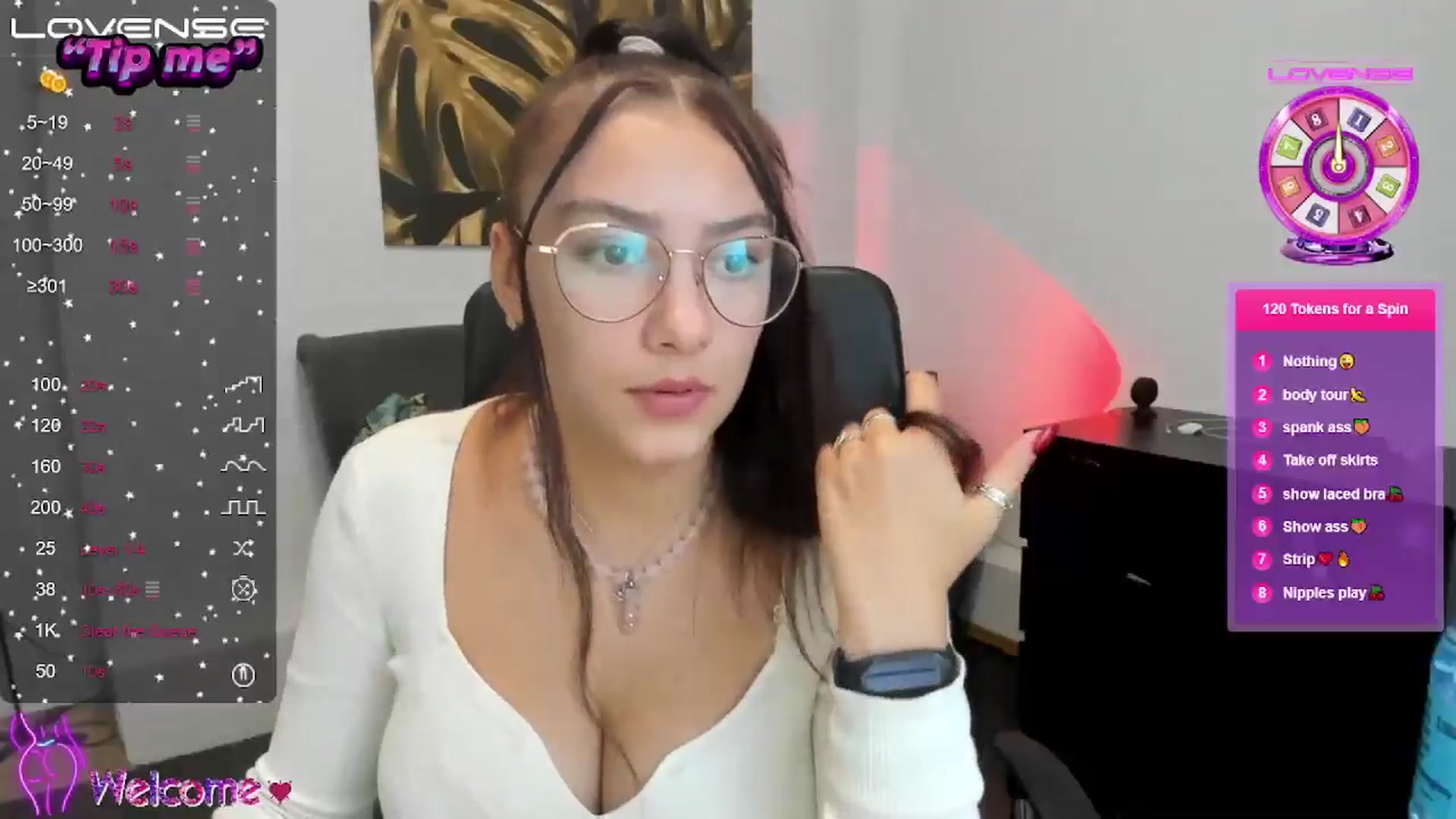 Gallery image thumbnail from SunfLowerr's myfreecams stream on, 10/28/2024, 16:37 image 2 of 20