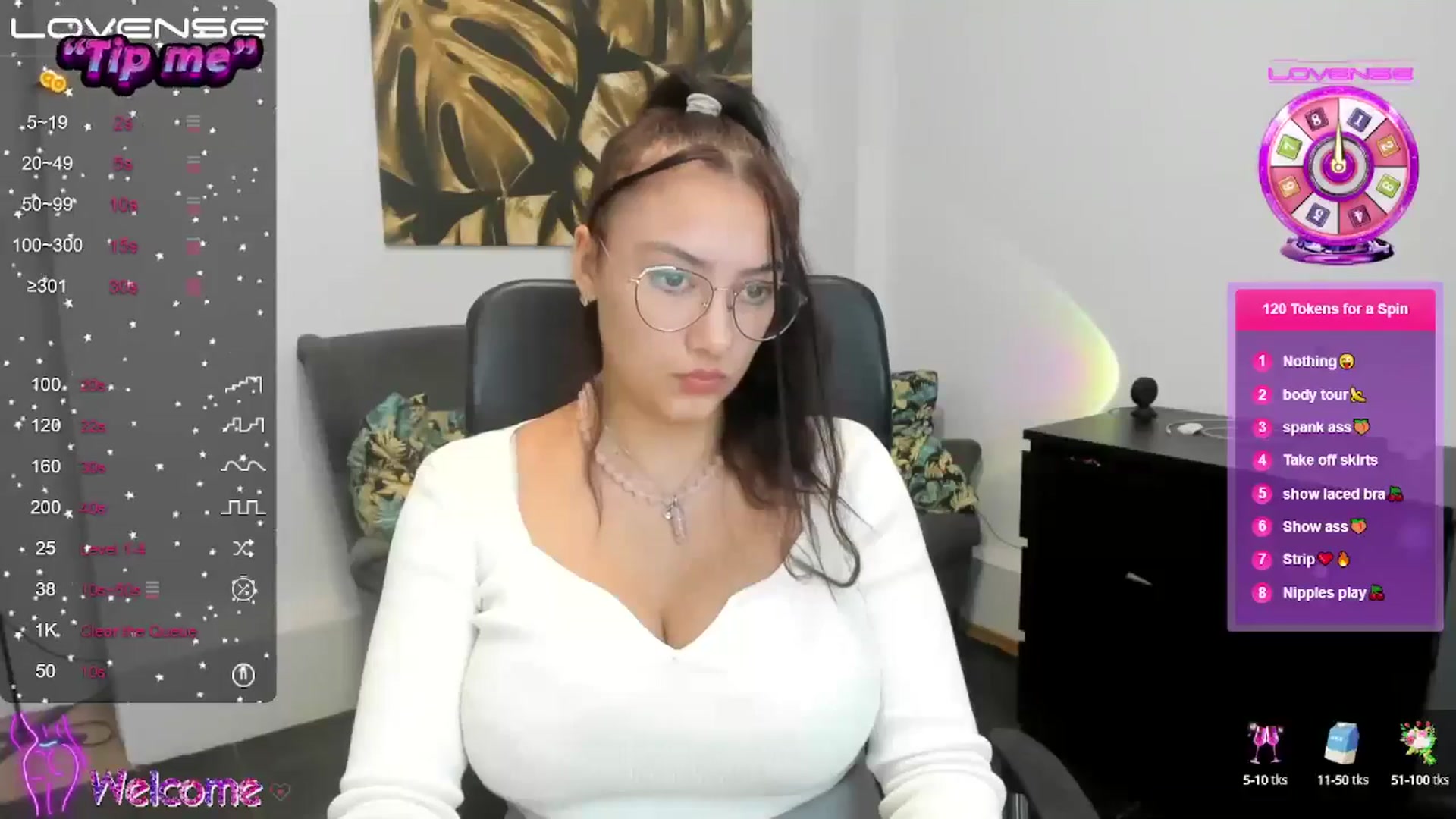 Gallery image thumbnail from SunfLowerr's myfreecams stream on, 10/28/2024, 16:37 image 7 of 20