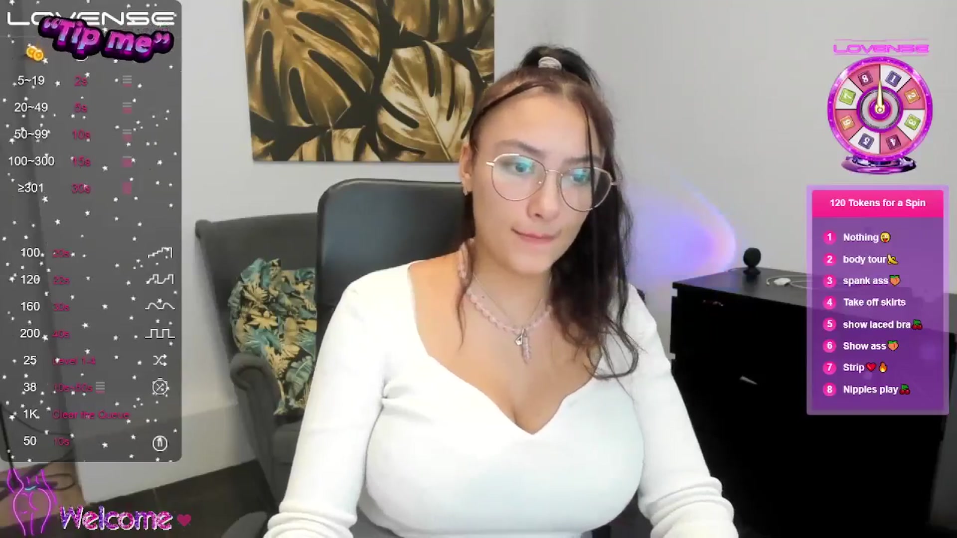 Gallery image thumbnail from SunfLowerr's myfreecams stream on, 10/28/2024, 16:37 image 8 of 20